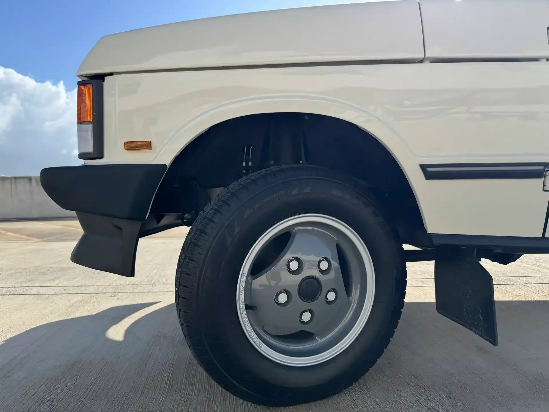 Sold: 55k-Mile 1985 Range Rover Classic - 5