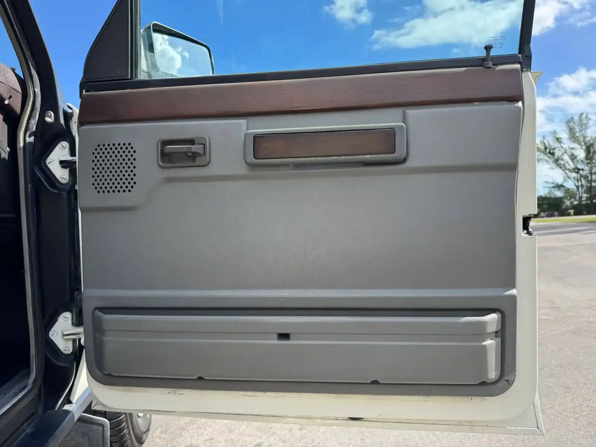 Sold: 55k-Mile 1985 Range Rover Classic