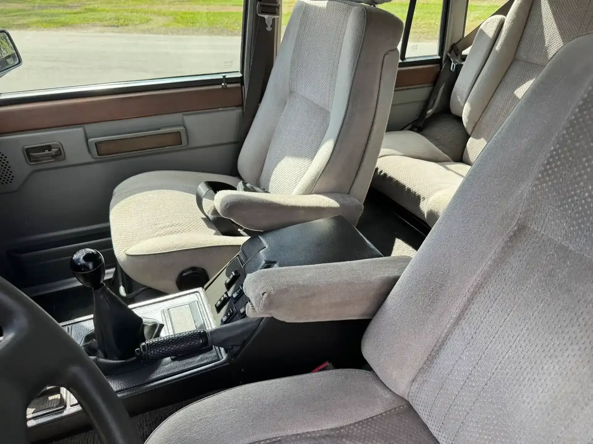 Sold: 55k-Mile 1985 Range Rover Classic