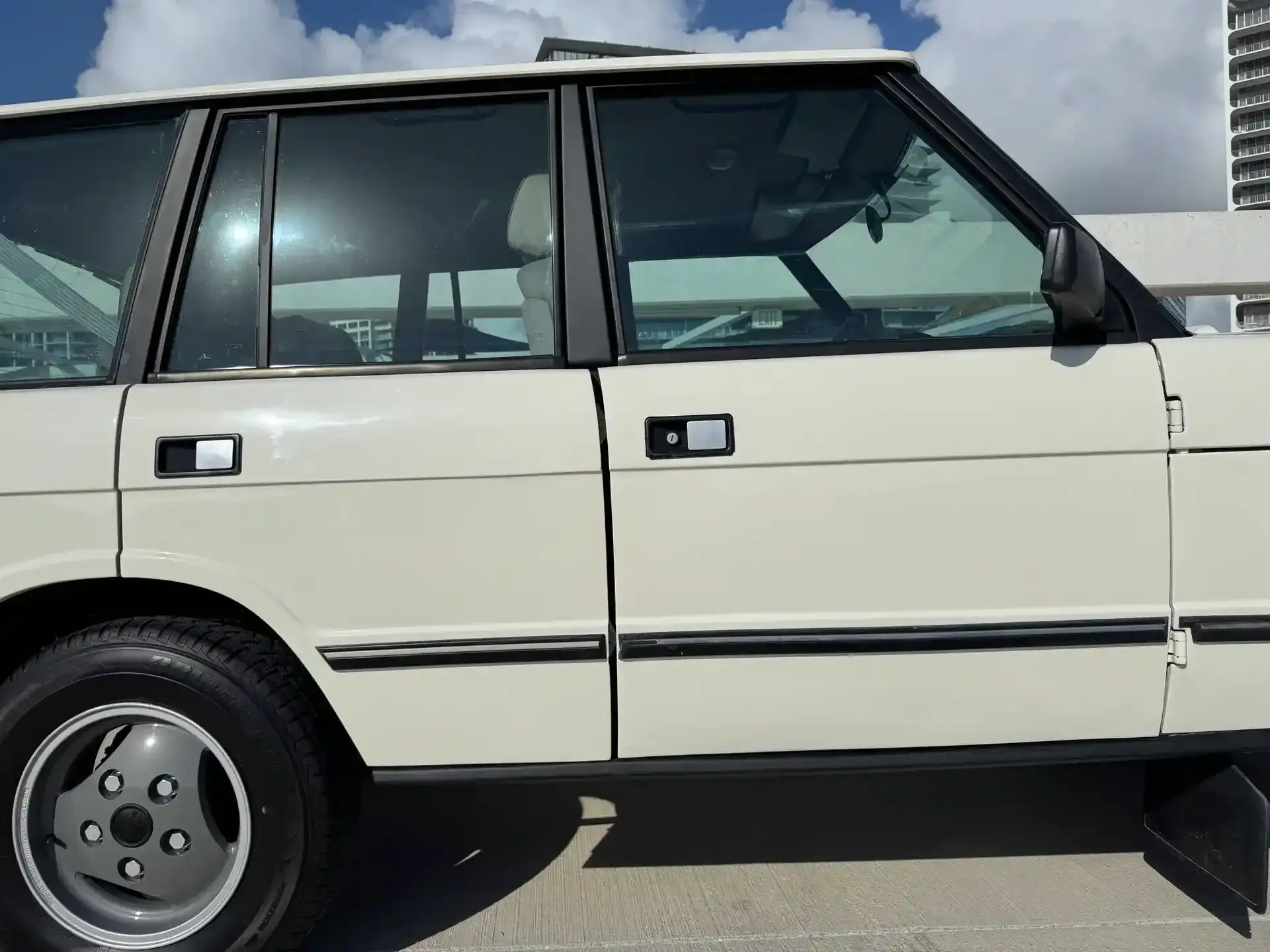 Sold: 55k-Mile 1985 Range Rover Classic