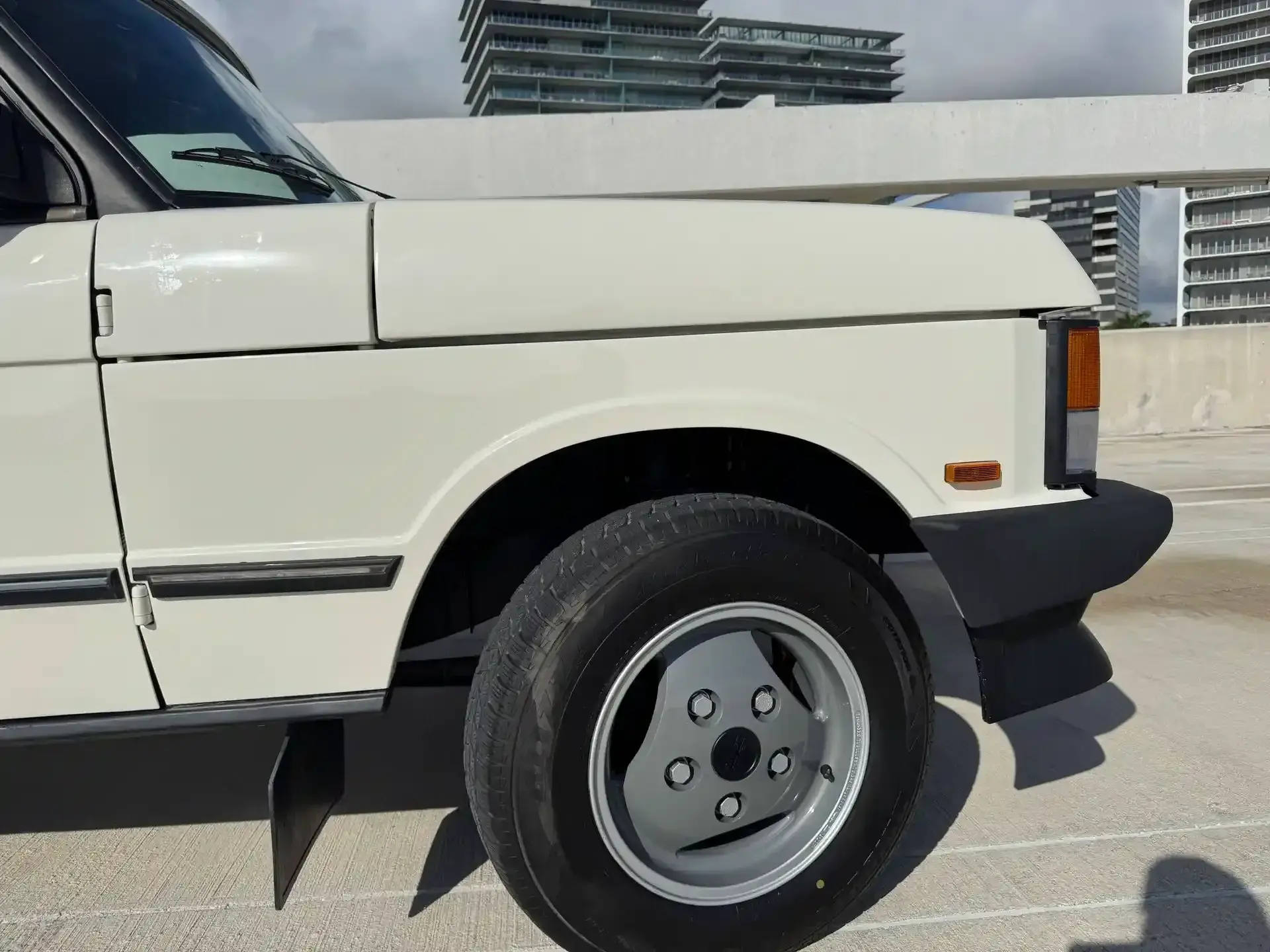 Sold: 55k-Mile 1985 Range Rover Classic