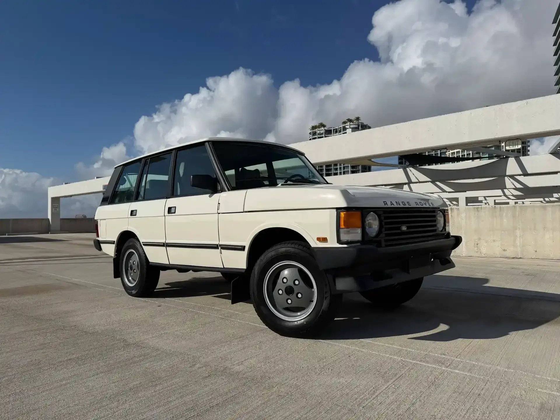Sold: 55k-Mile 1985 Range Rover Classic-1