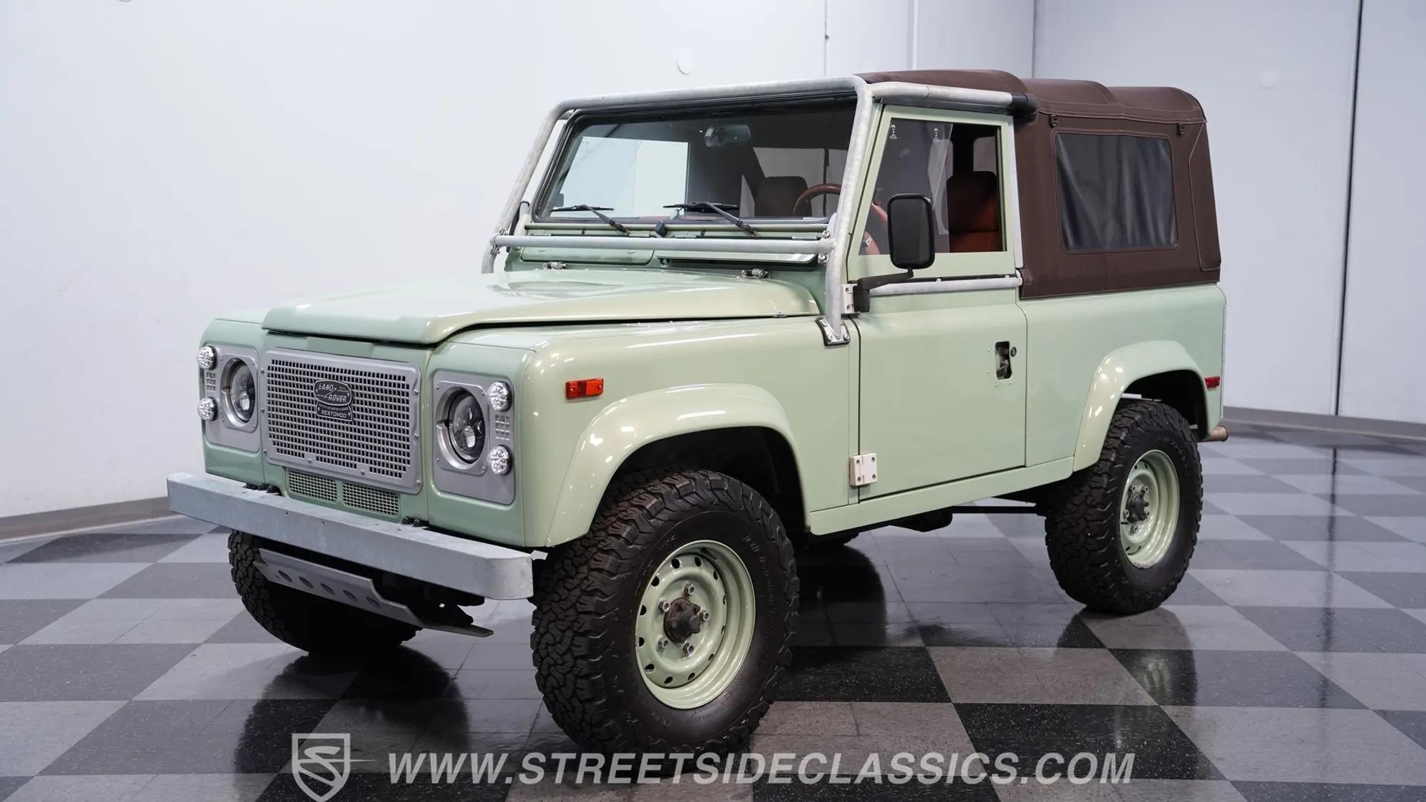  Land Rover Defender