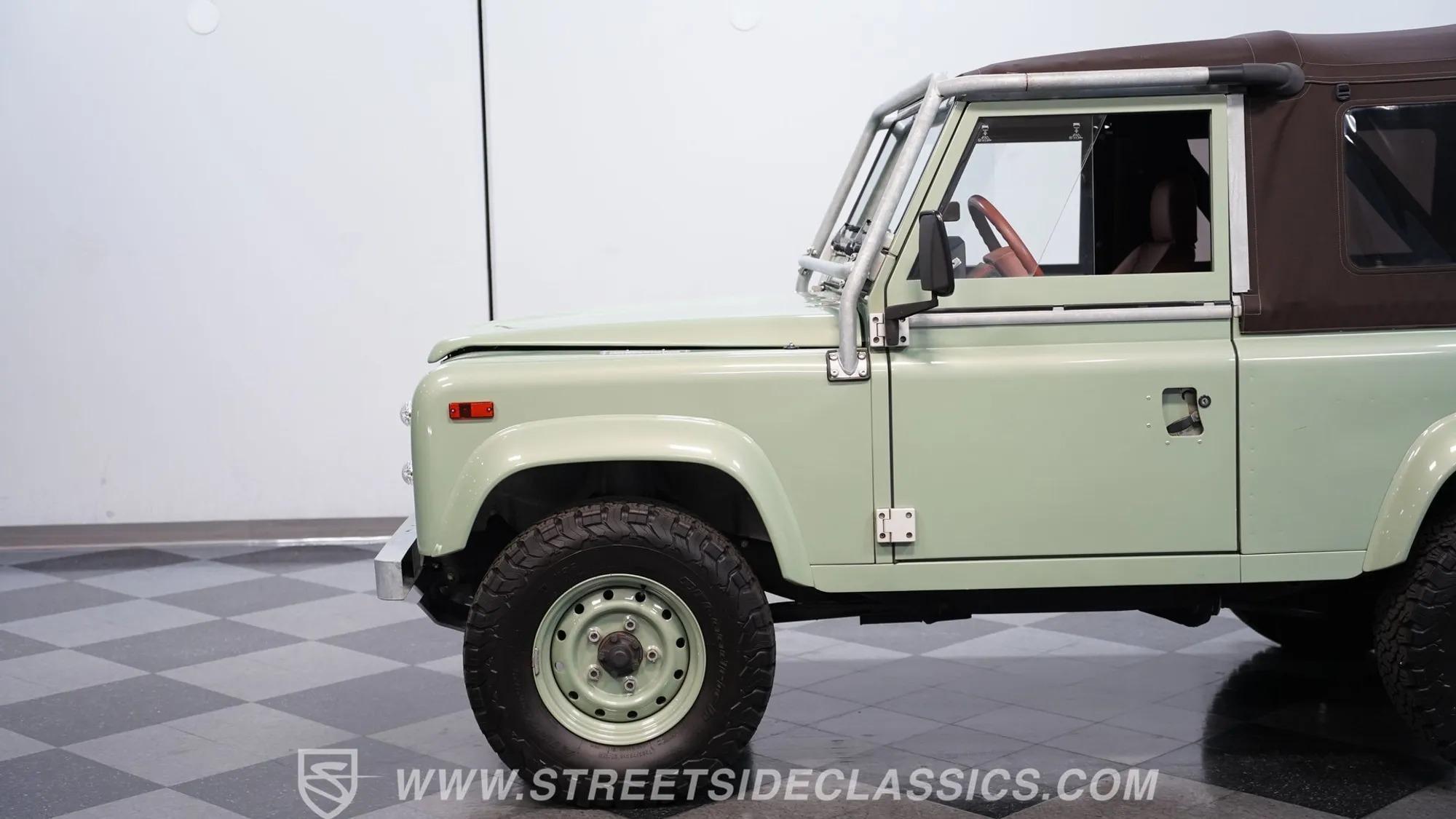1997 Land Rover Defender 90 NAS