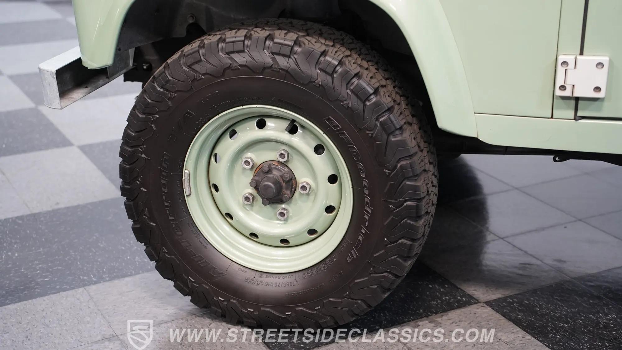 1997 Land Rover Defender 90 NAS