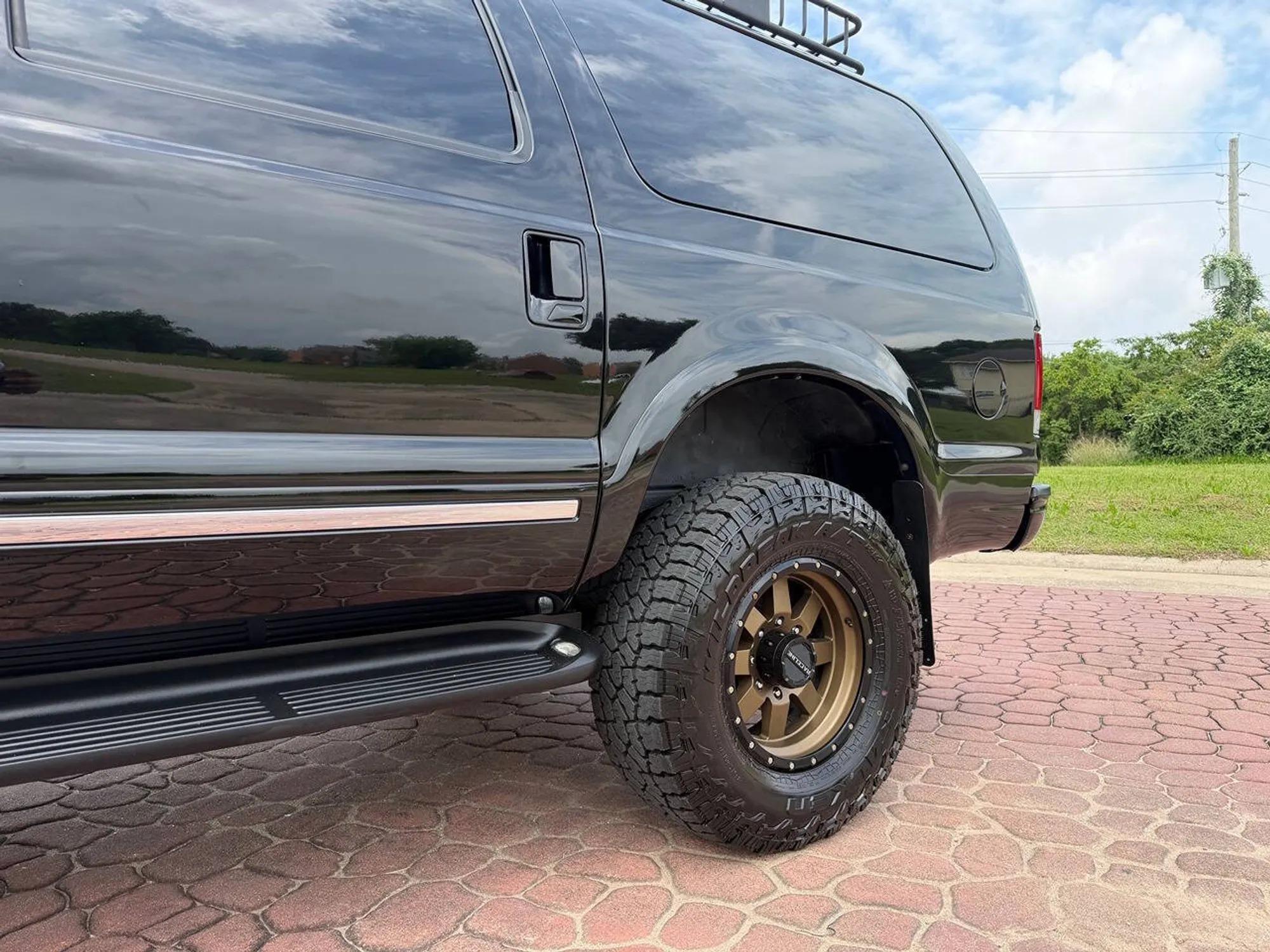 2005 Ford Excursion Limited