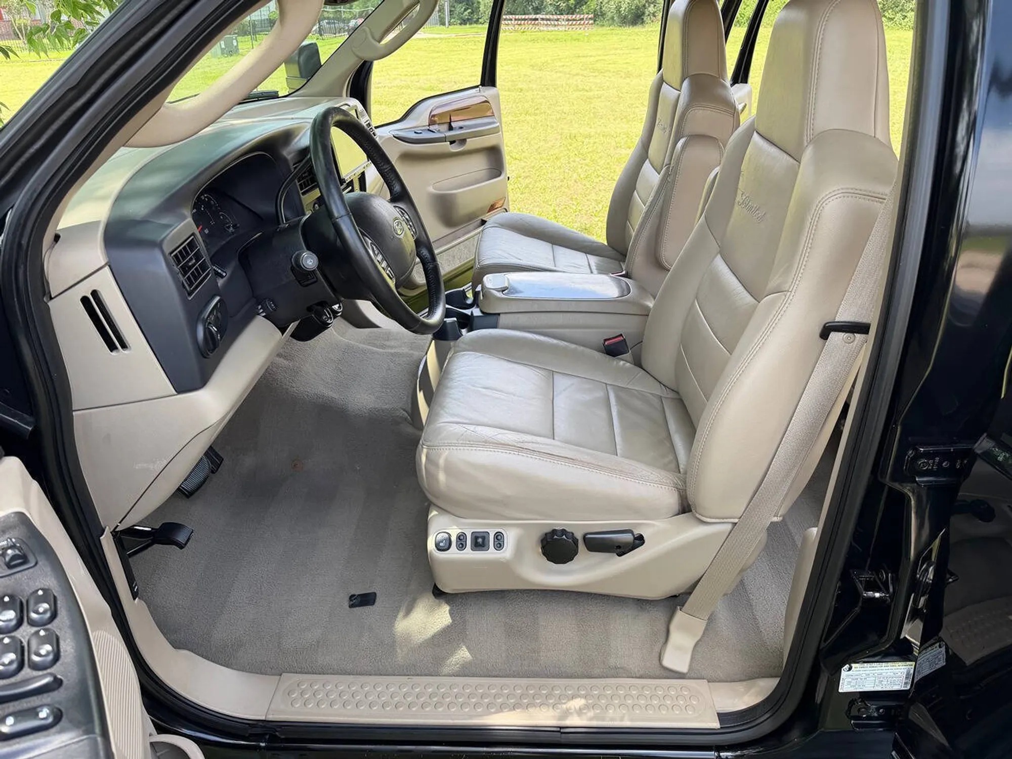 2005 Ford Excursion Limited