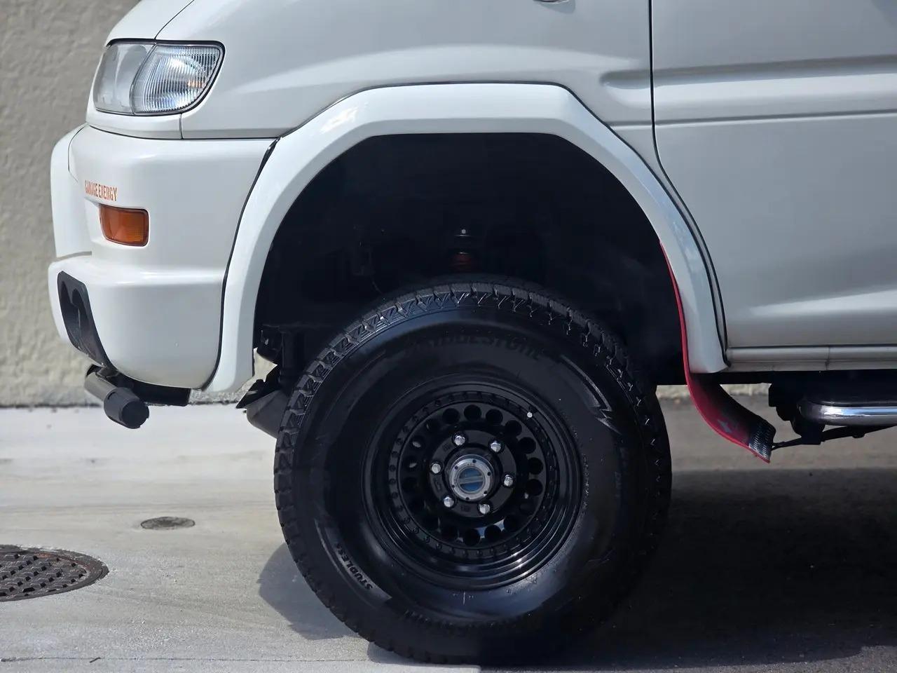 2000 Mitsubishi Delica L400 Space Gear