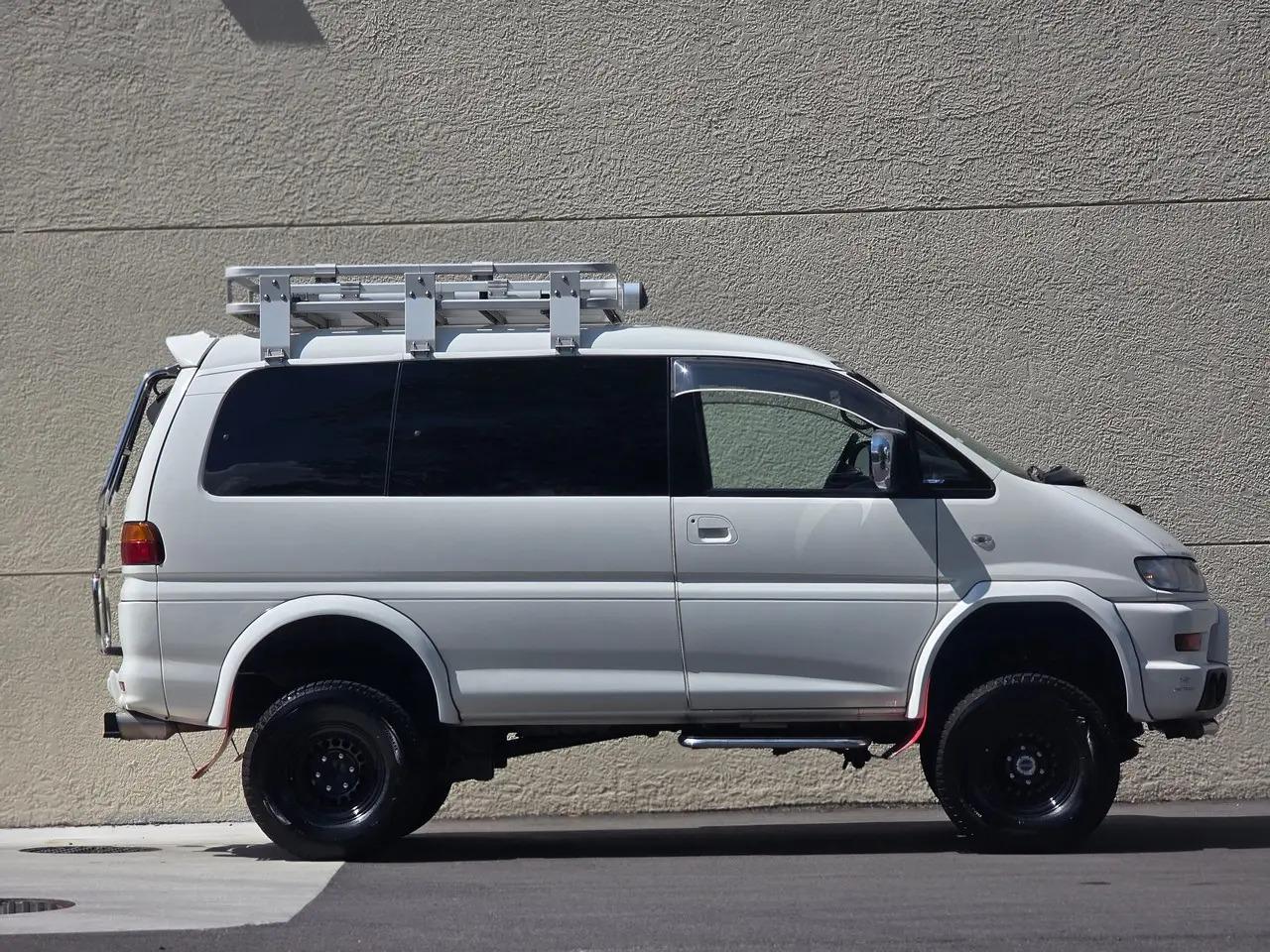 2000 Mitsubishi Delica L400 Space Gear - 5