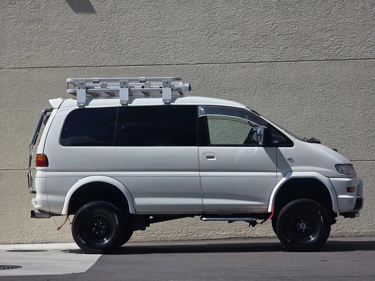 2000 Mitsubishi Delica L400 Space Gear - 4