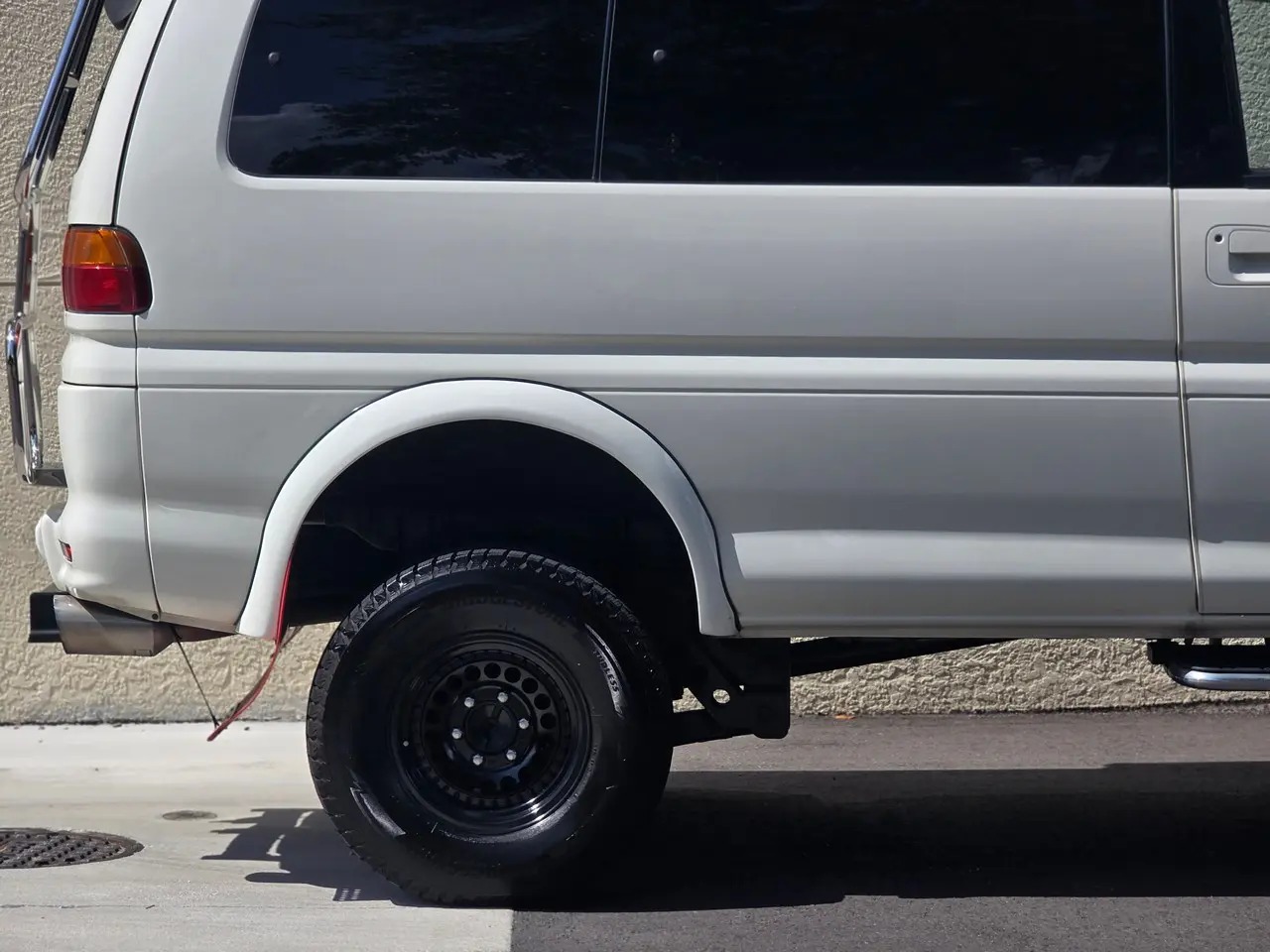 2000 Mitsubishi Delica L400 Space Gear