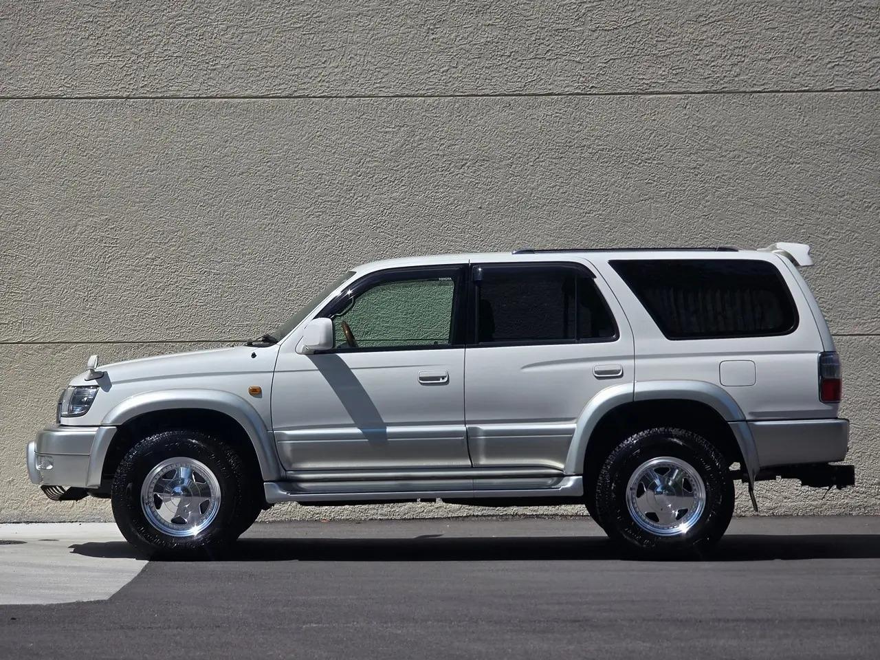 2001 Toyota Hilux Surf SSR-G - 4