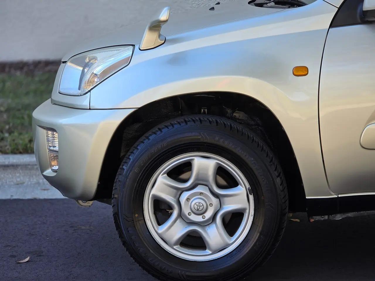 2000 Toyota RAV4 L - 4