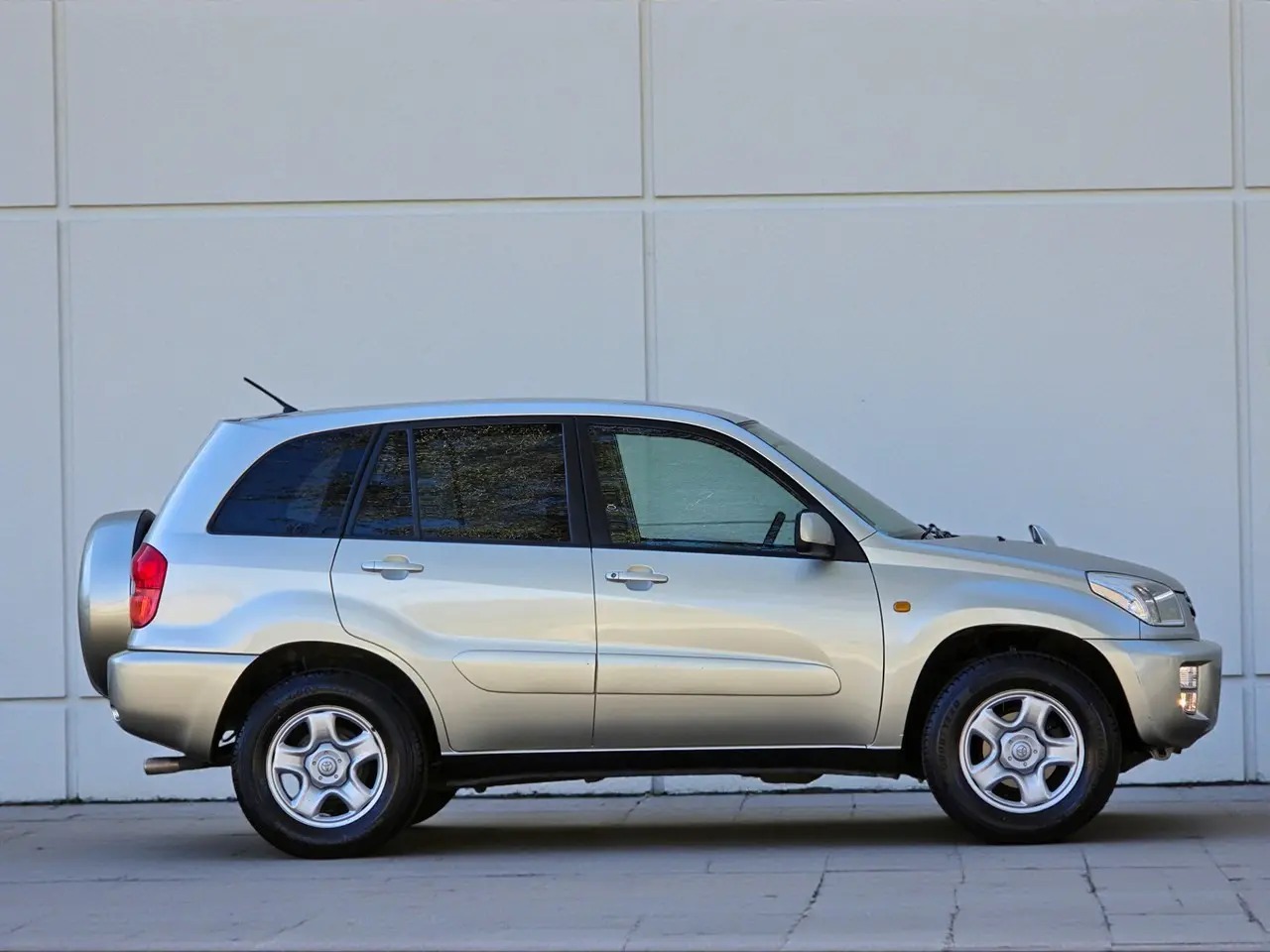 2000 Toyota RAV4 L