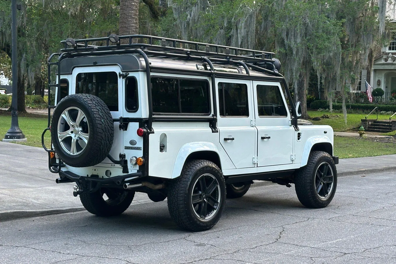Custom 1985 Land Rover Defender 110 - 3