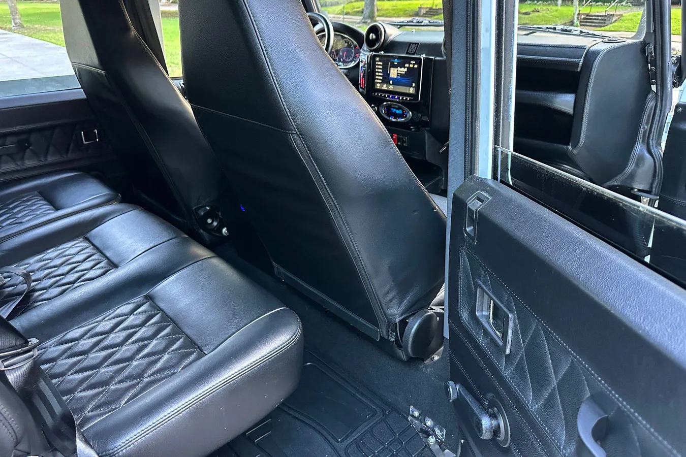 Custom 1985 Land Rover Defender 110