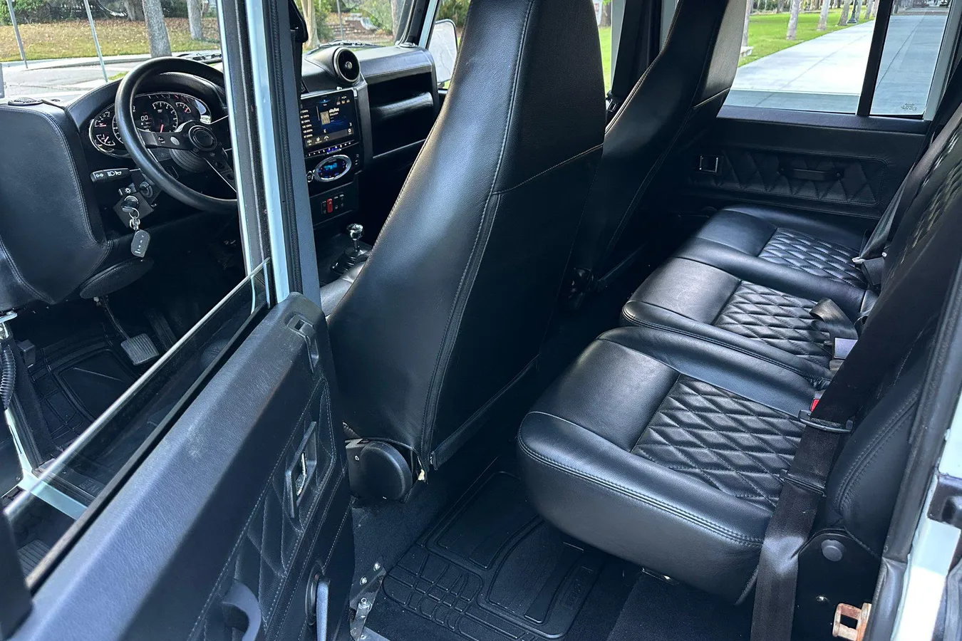 Custom 1985 Land Rover Defender 110