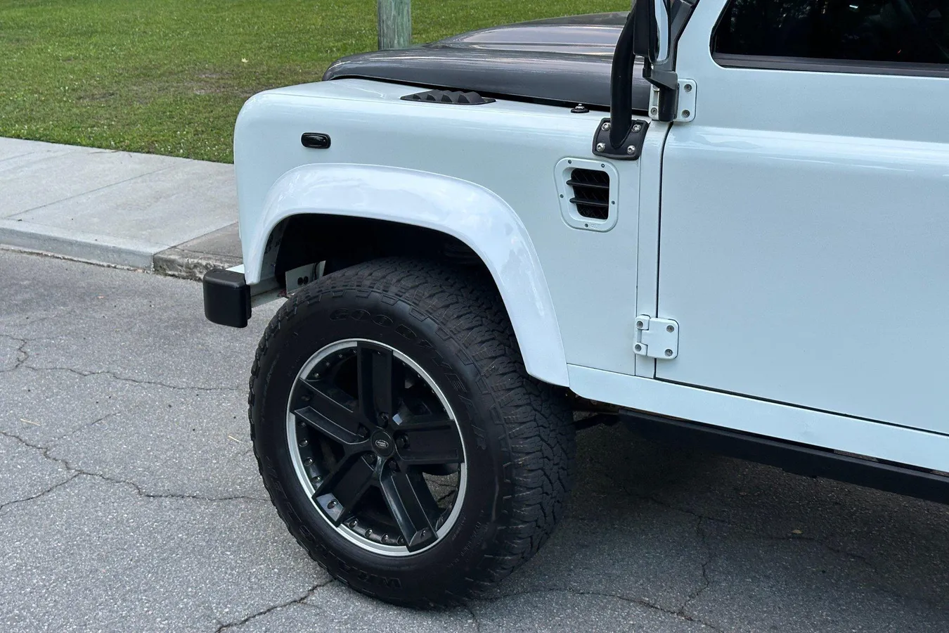 Custom 1985 Land Rover Defender 110
