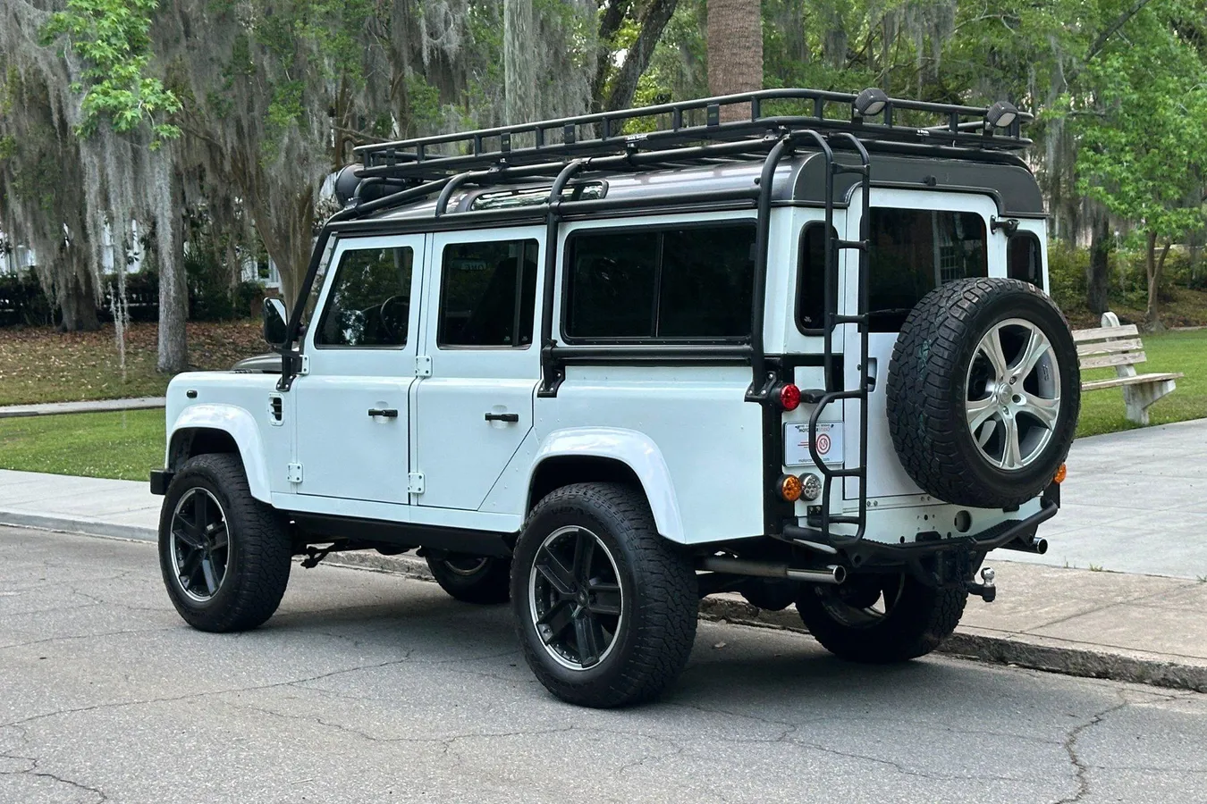 Custom 1985 Land Rover Defender 110 - 5