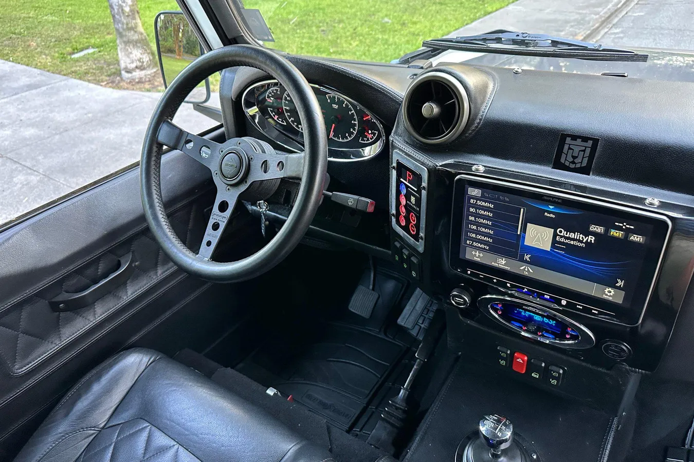 Custom 1985 Land Rover Defender 110