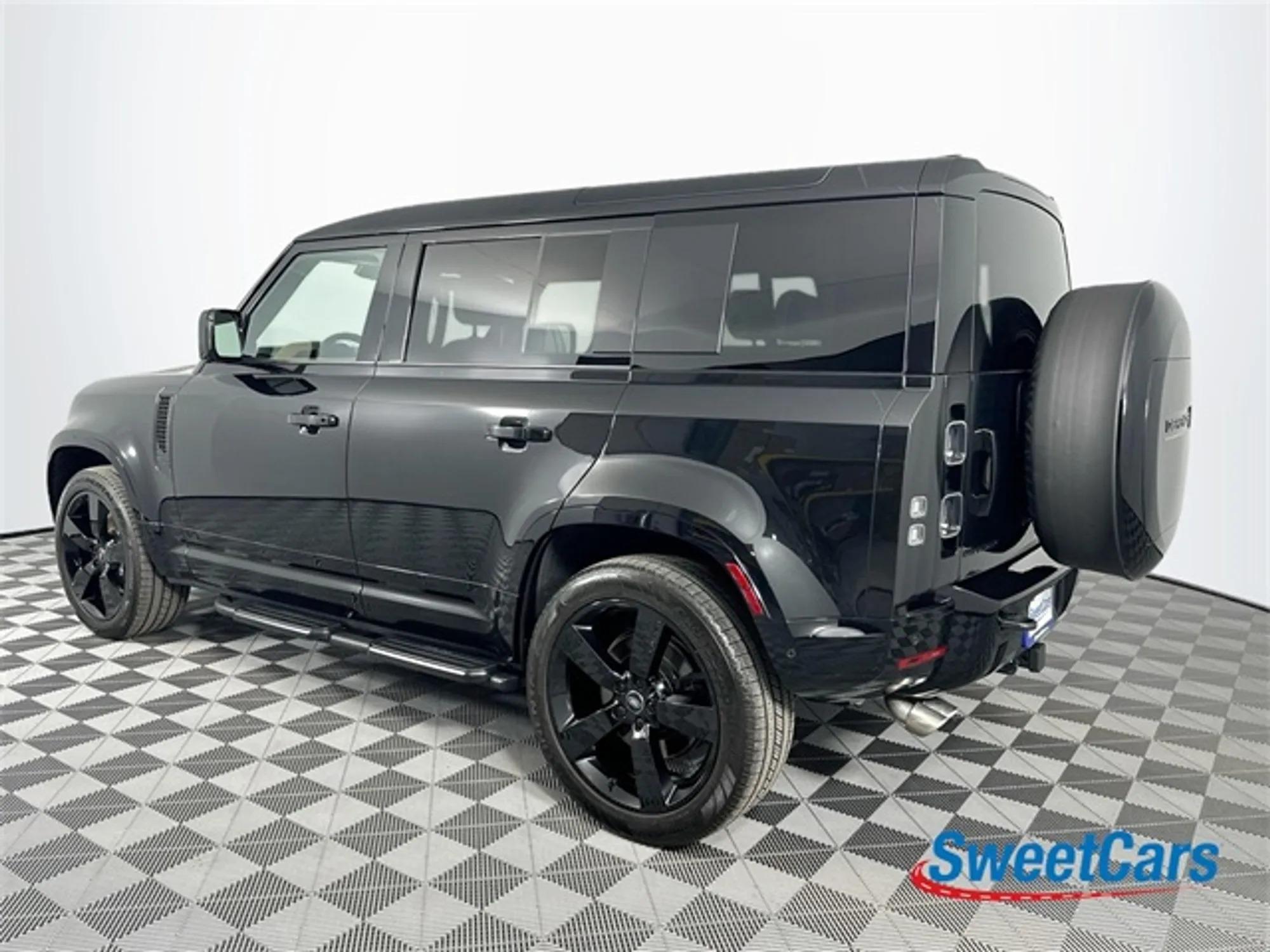 2025 Land Rover Defender 110 V8 - 4