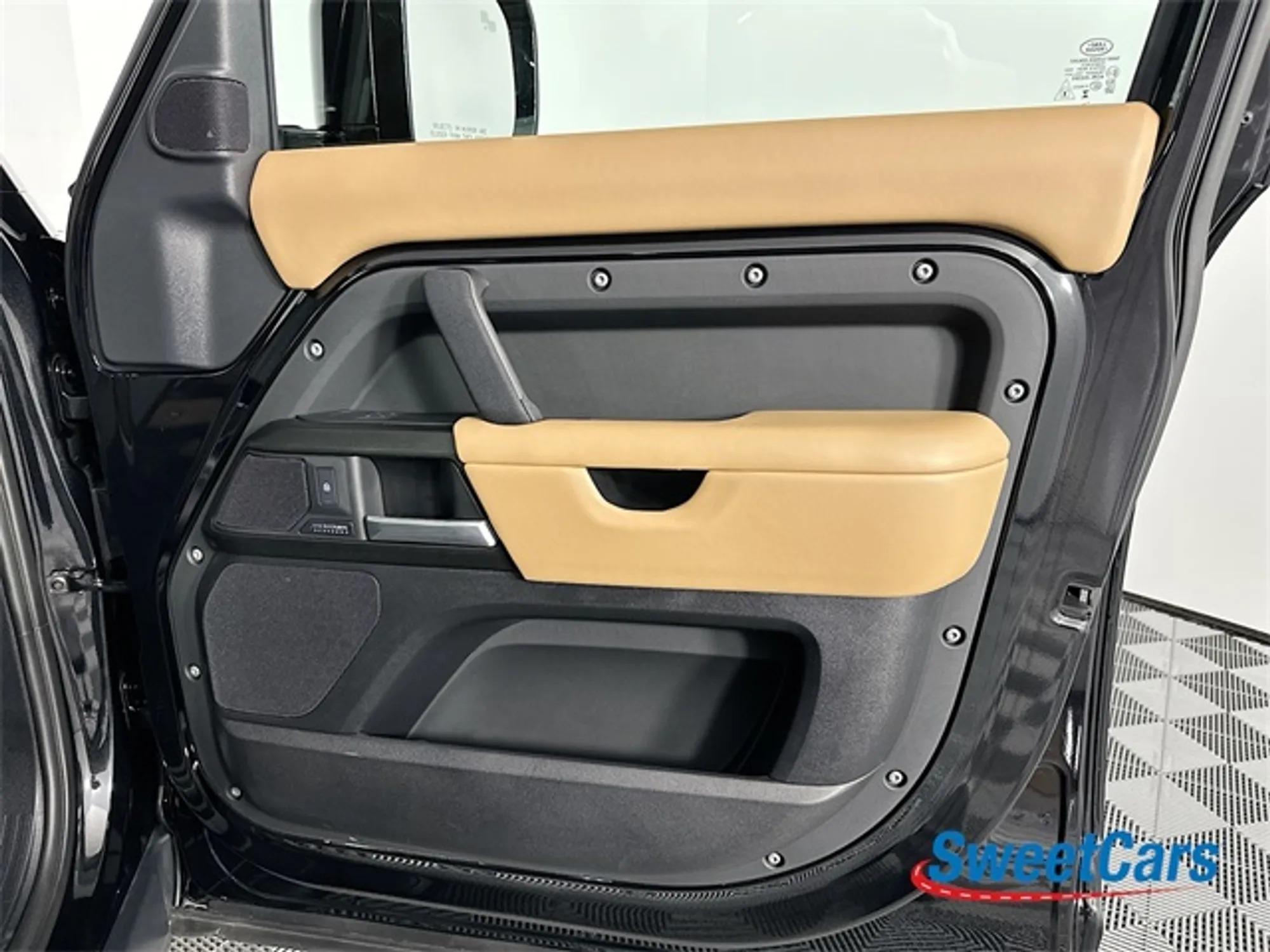 2025 Land Rover Defender 110 V8