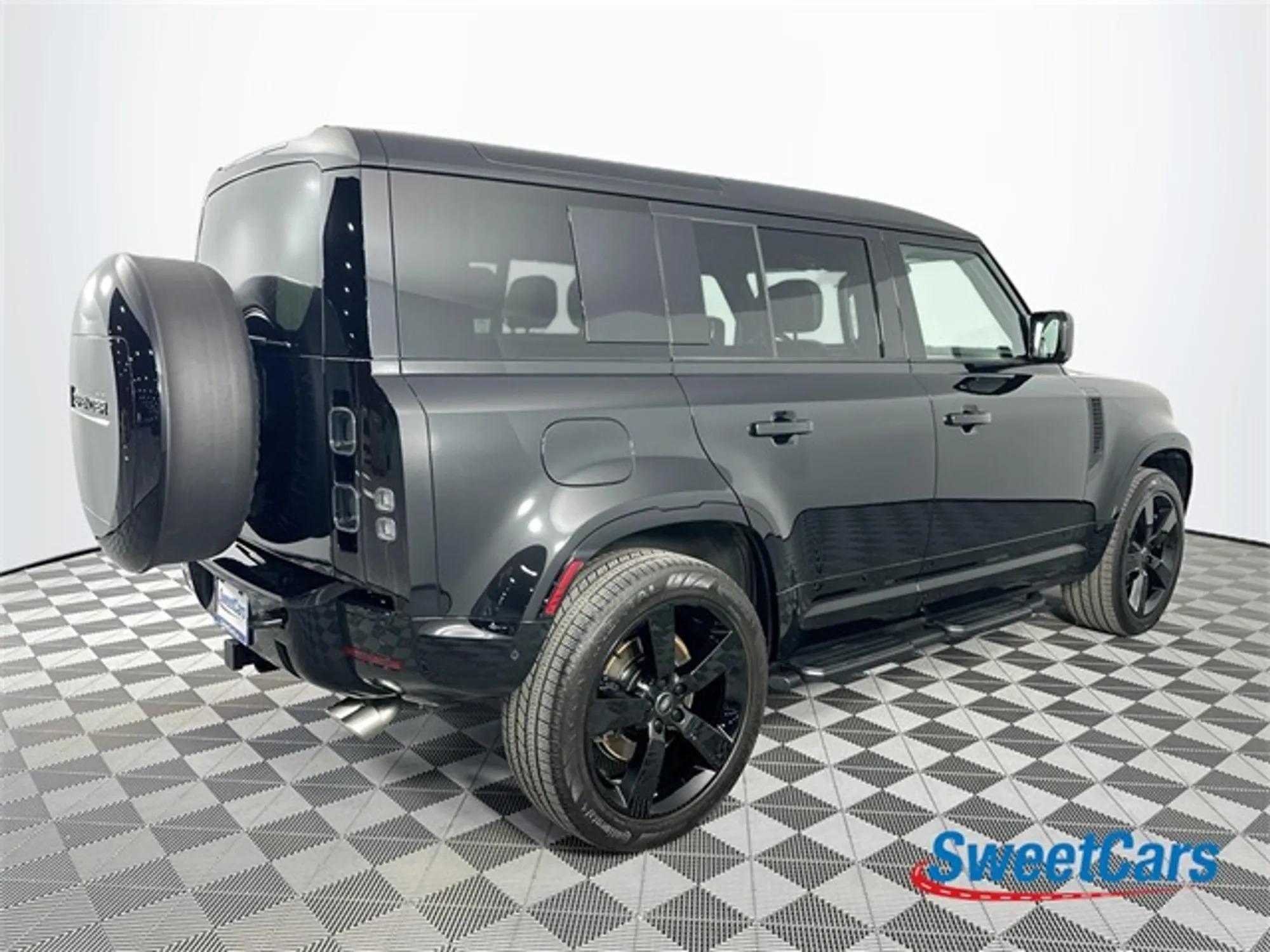 2025 Land Rover Defender 110 V8