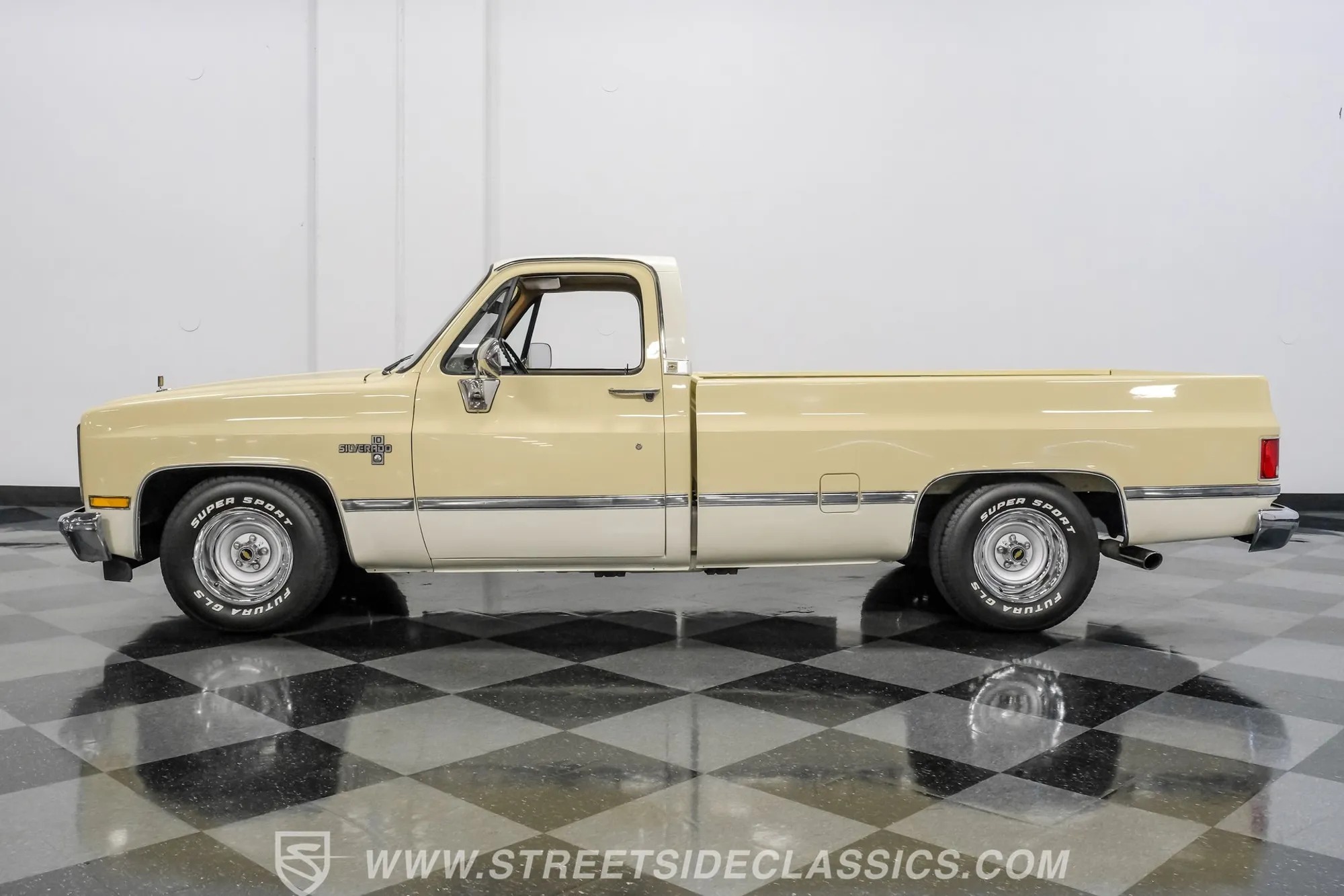 1987 Chevrolet R10 Silverado - 2