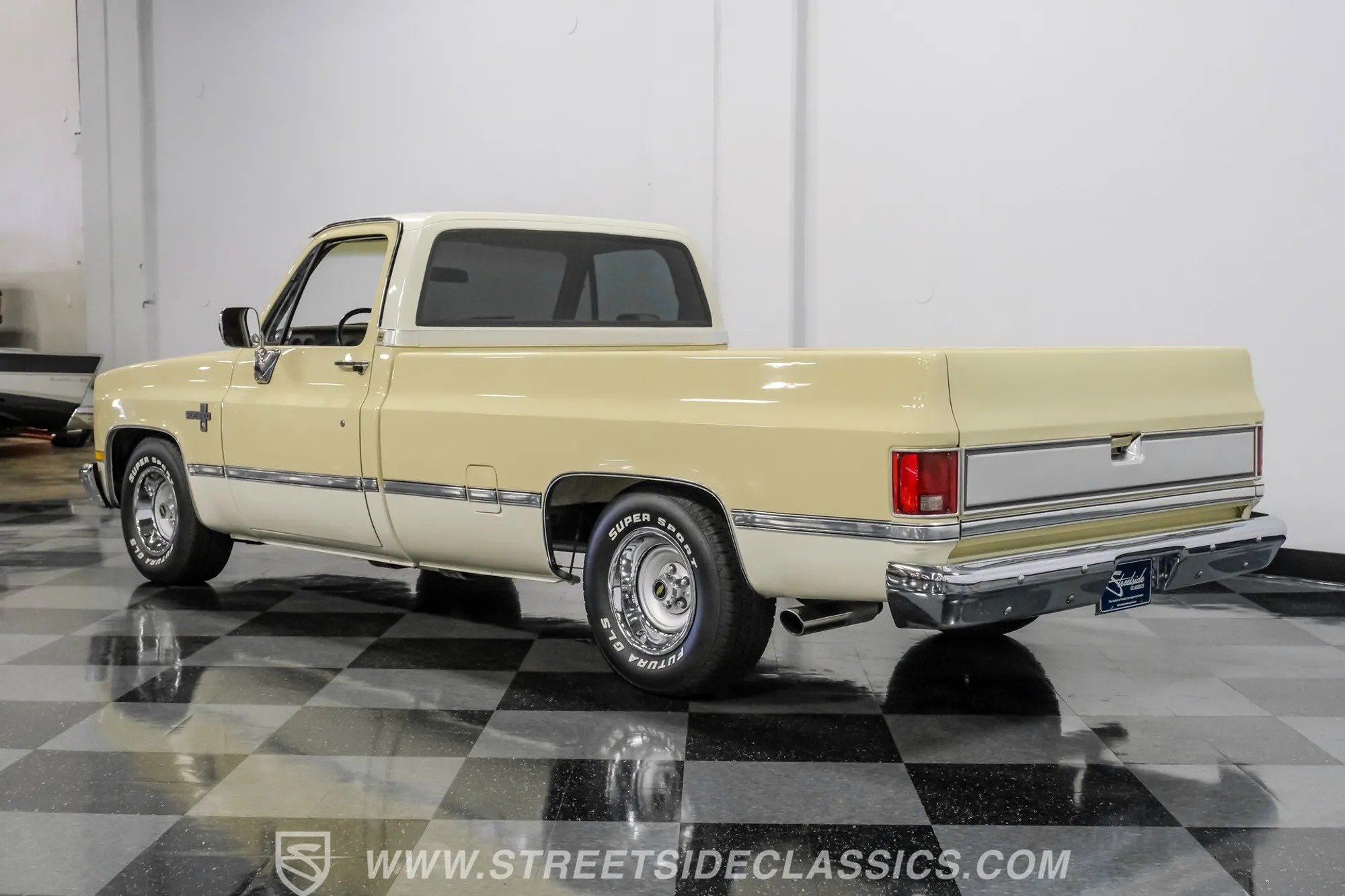 1987 Chevrolet R10 Silverado - 3