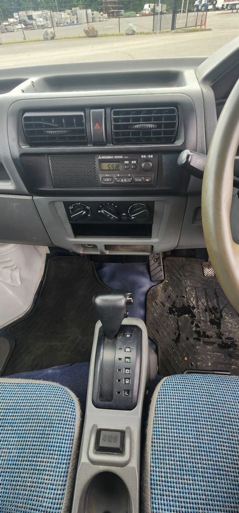 2000 Mitsubishi Minicab