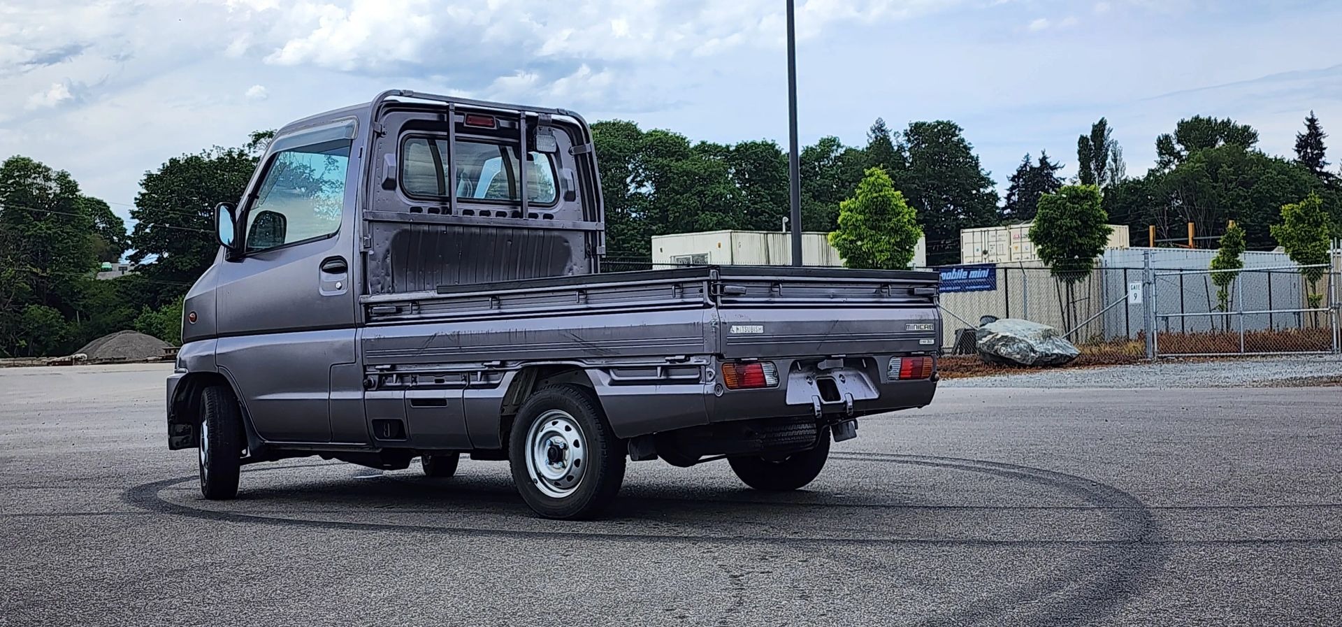 2000 Mitsubishi Minicab