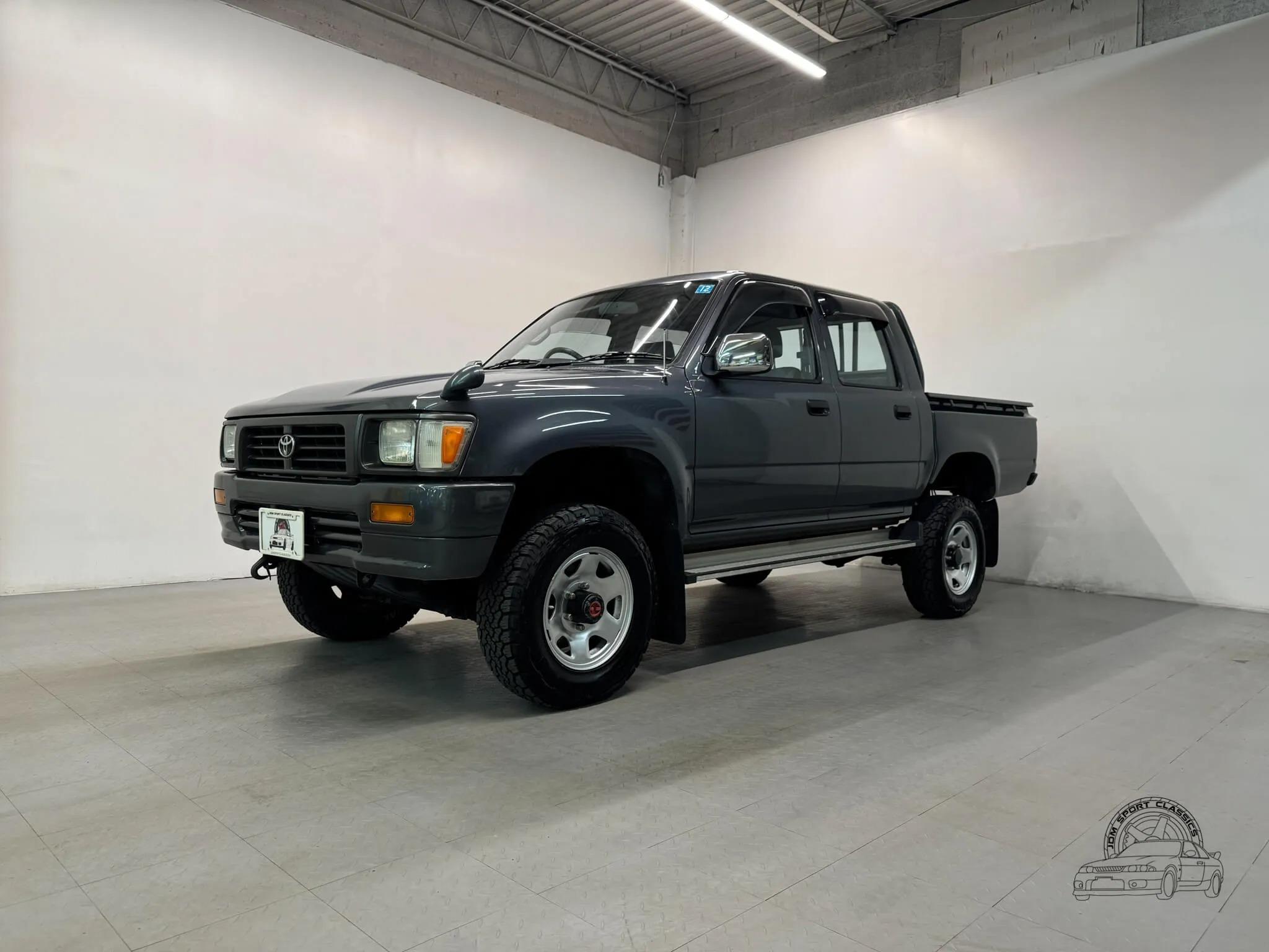  Toyota Hilux