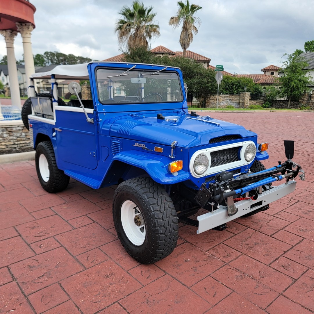 Restored 1970 Toyota Land Cruiser FJ40 - 2