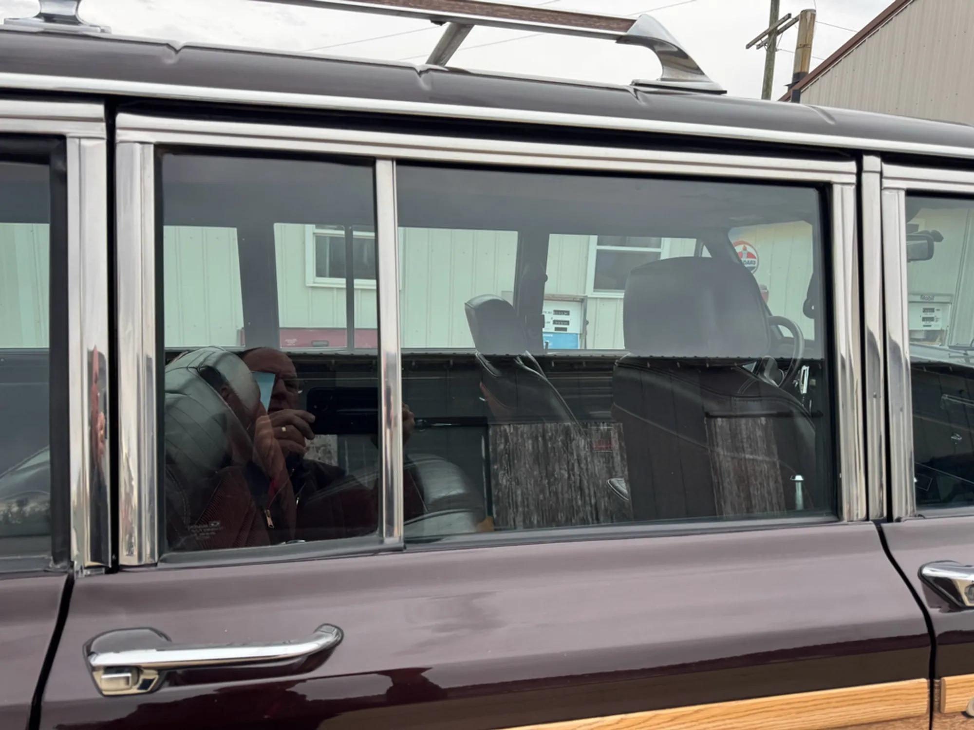 1989 Jeep Grand Wagoneer