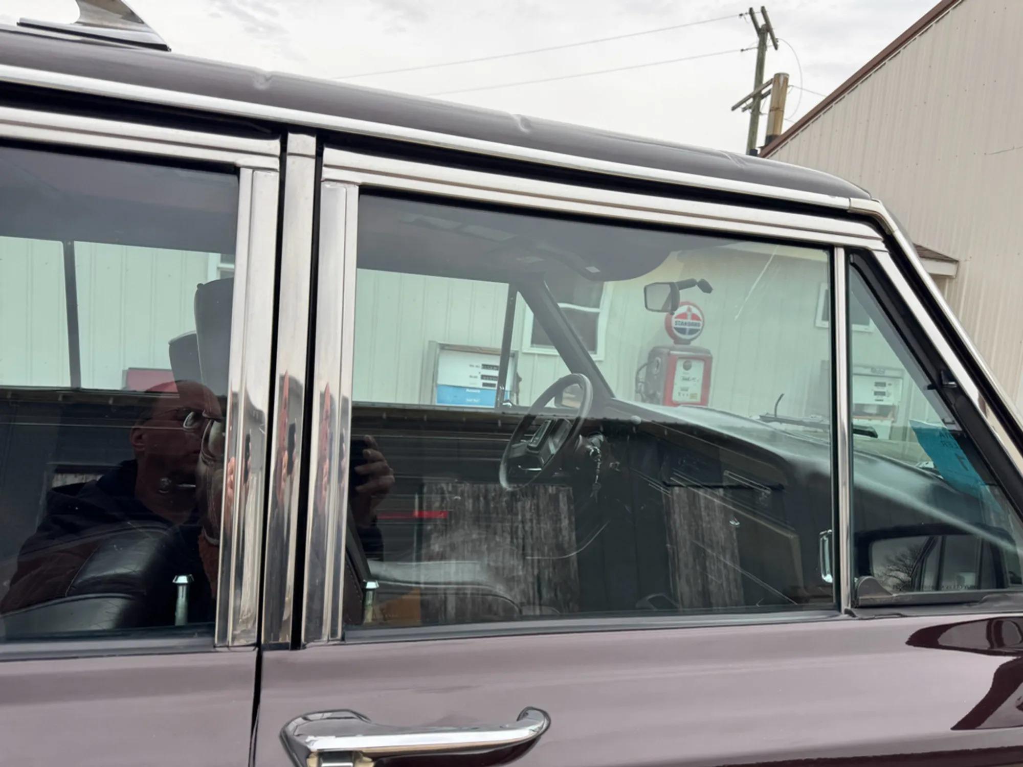 1989 Jeep Grand Wagoneer