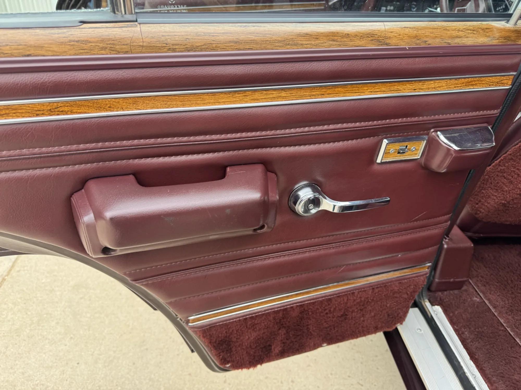 1989 Jeep Grand Wagoneer