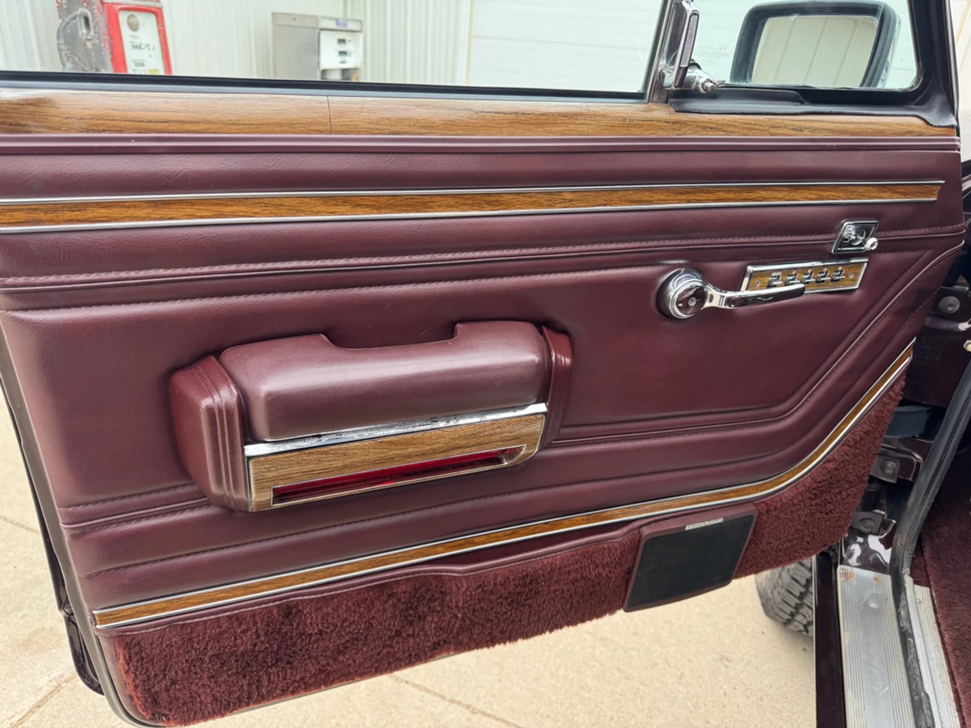 1989 Jeep Grand Wagoneer