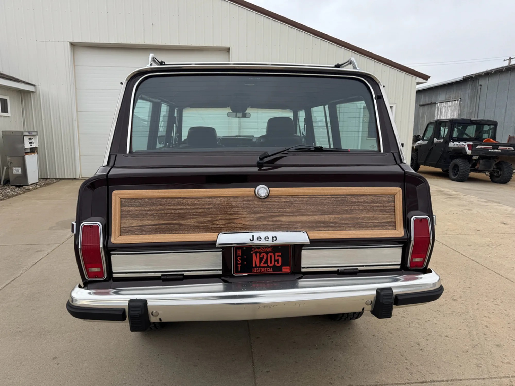 1989 Jeep Grand Wagoneer - 5