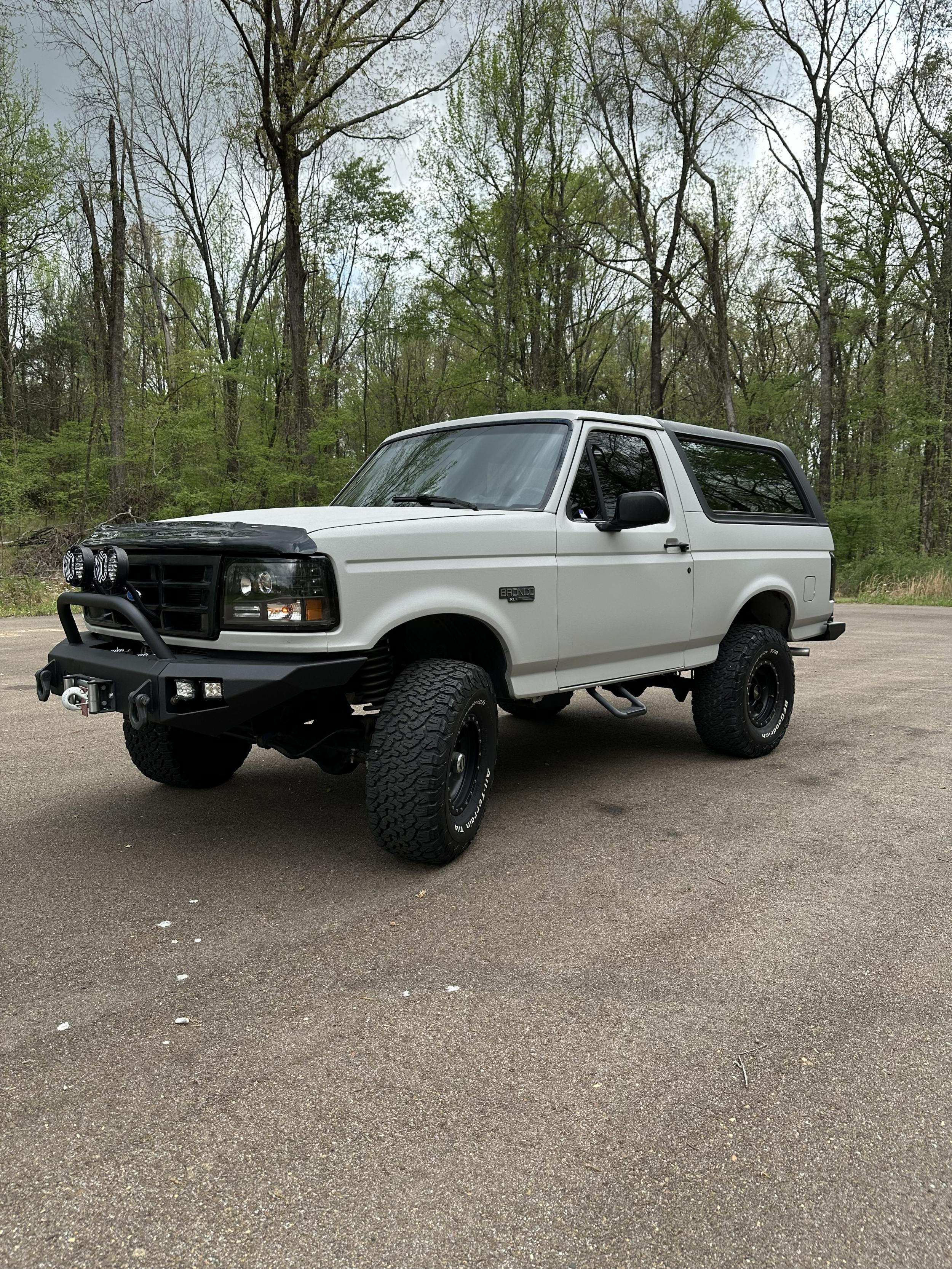 1994 Ford Bronco XLT - 3