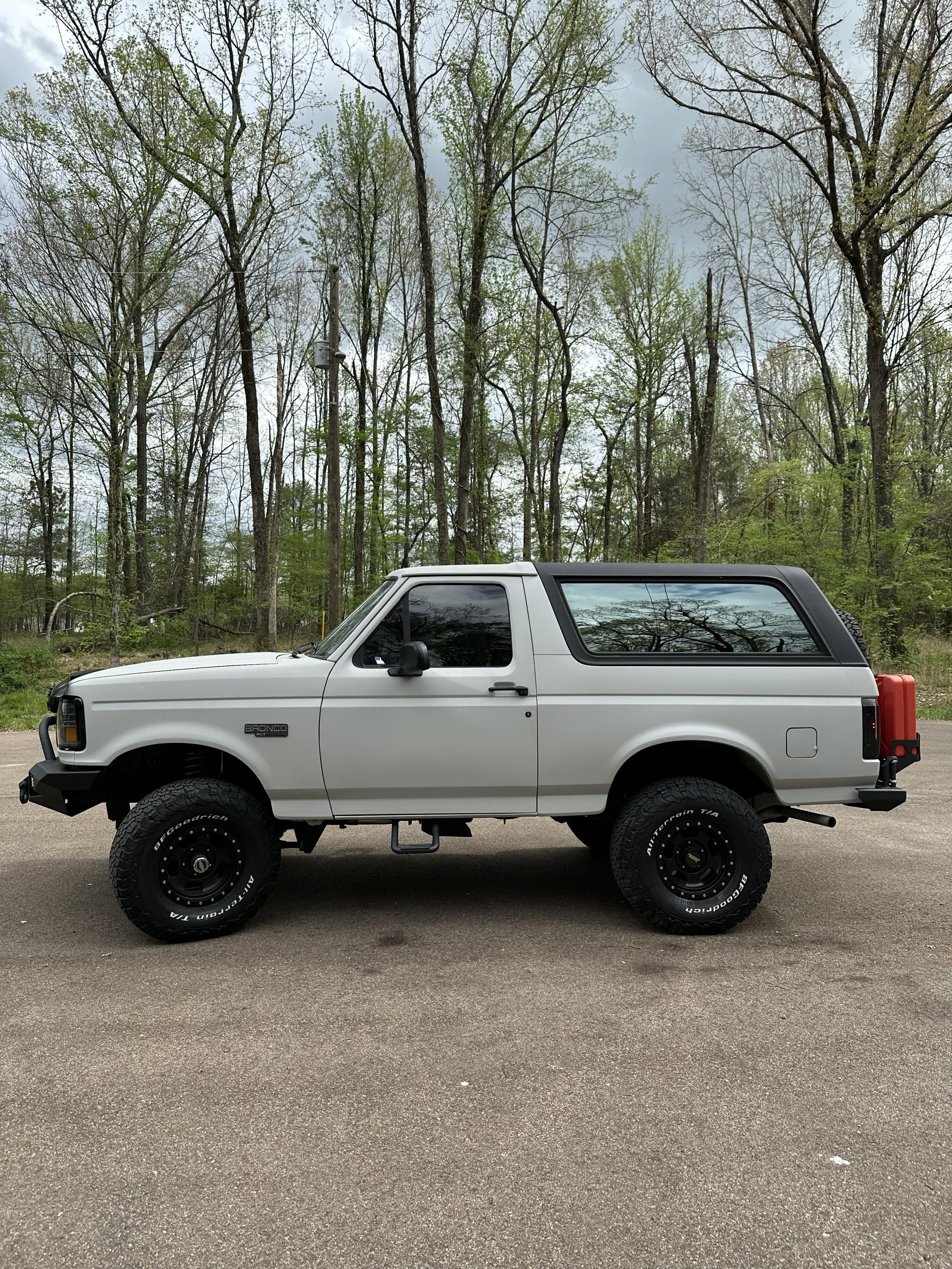 1994 Ford Bronco XLT - 4