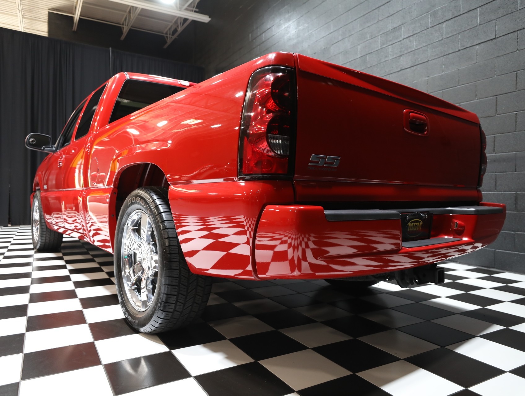 2006 Chevrolet Silverado 1500 SS - 3