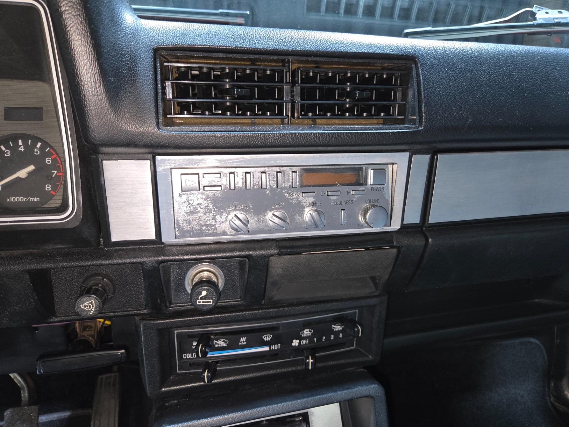 1985 Nissan 720 King Cab Deluxe