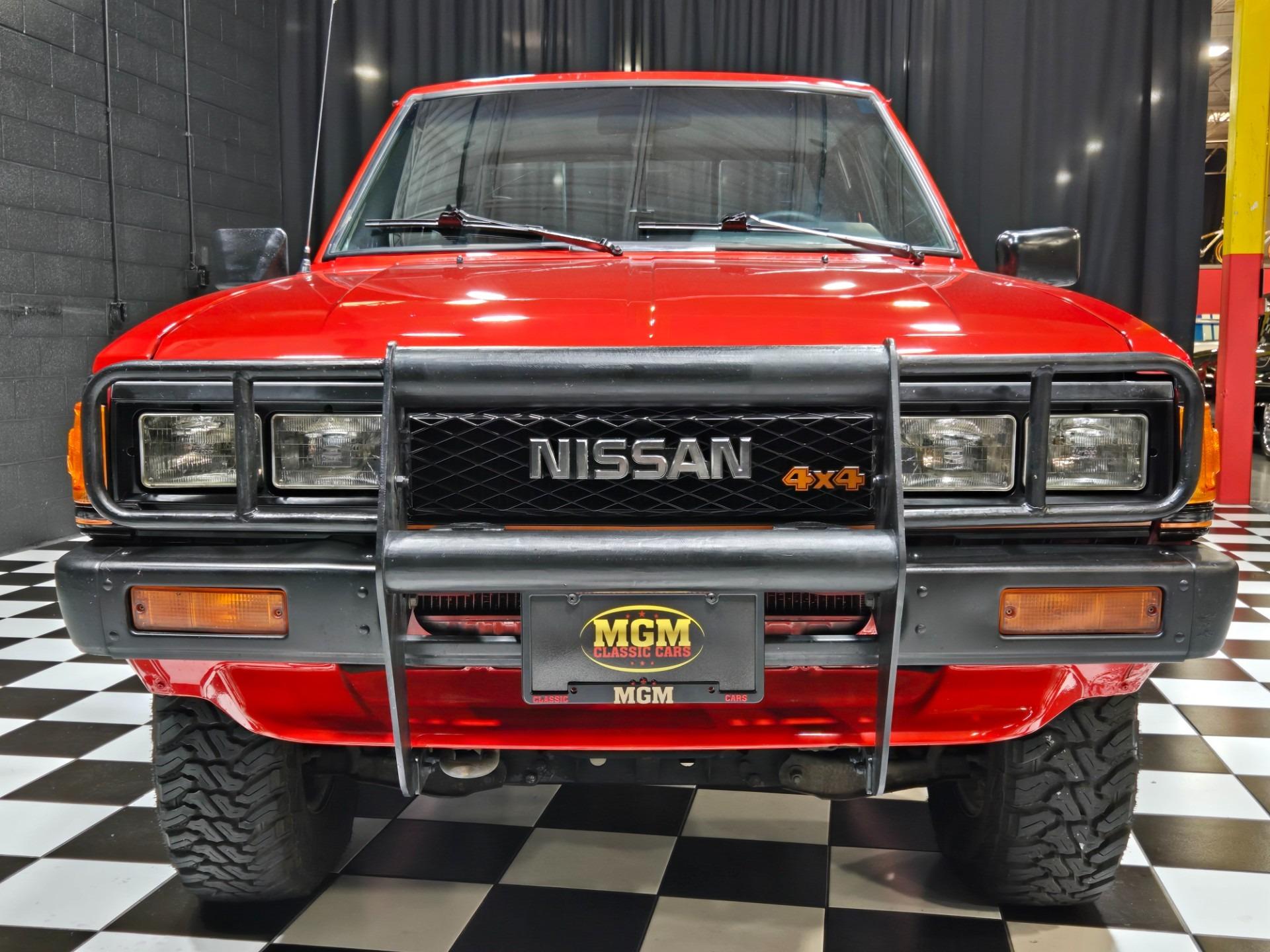 1985 Nissan 720 King Cab Deluxe - 3