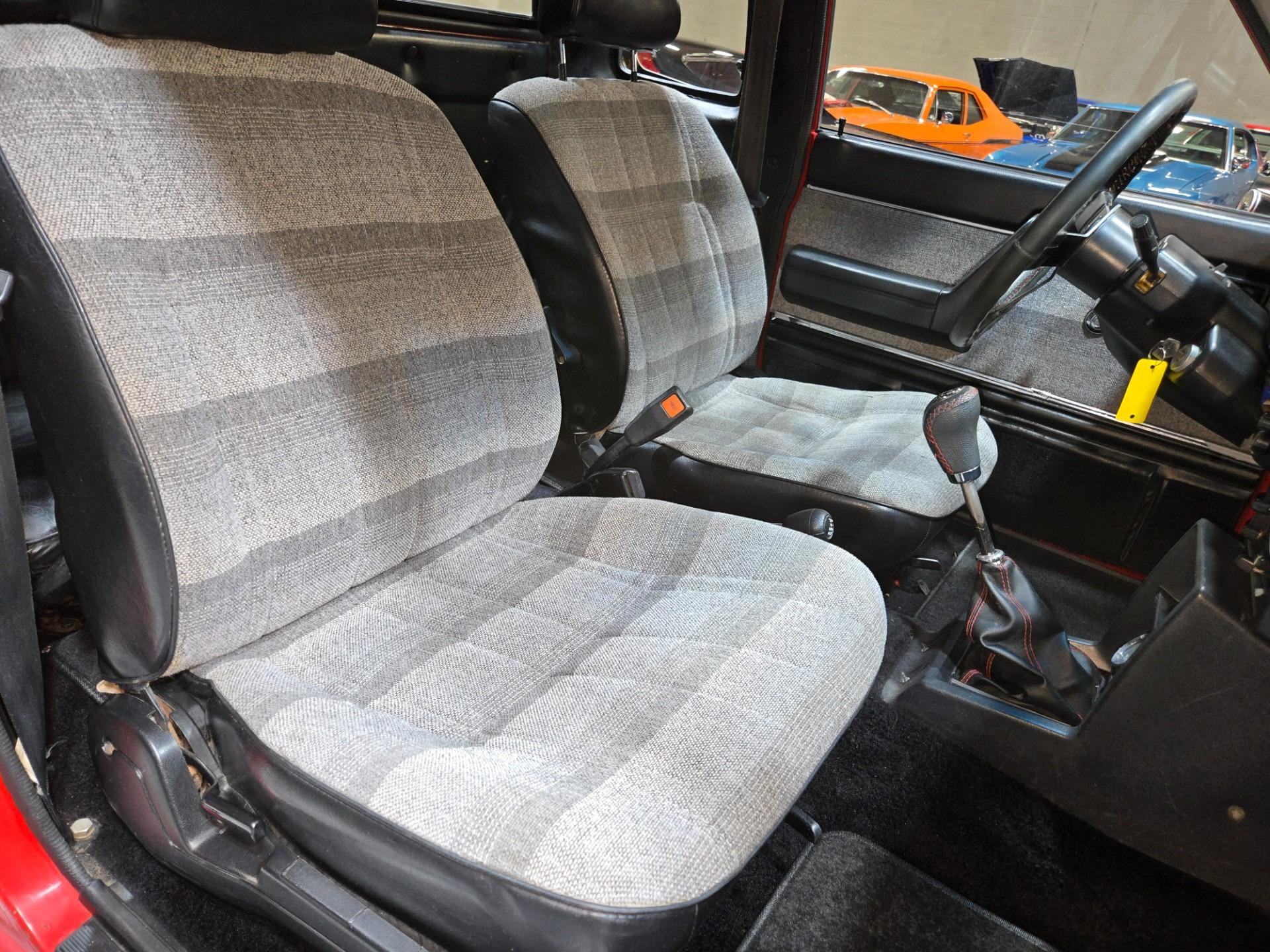 1985 Nissan 720 King Cab Deluxe