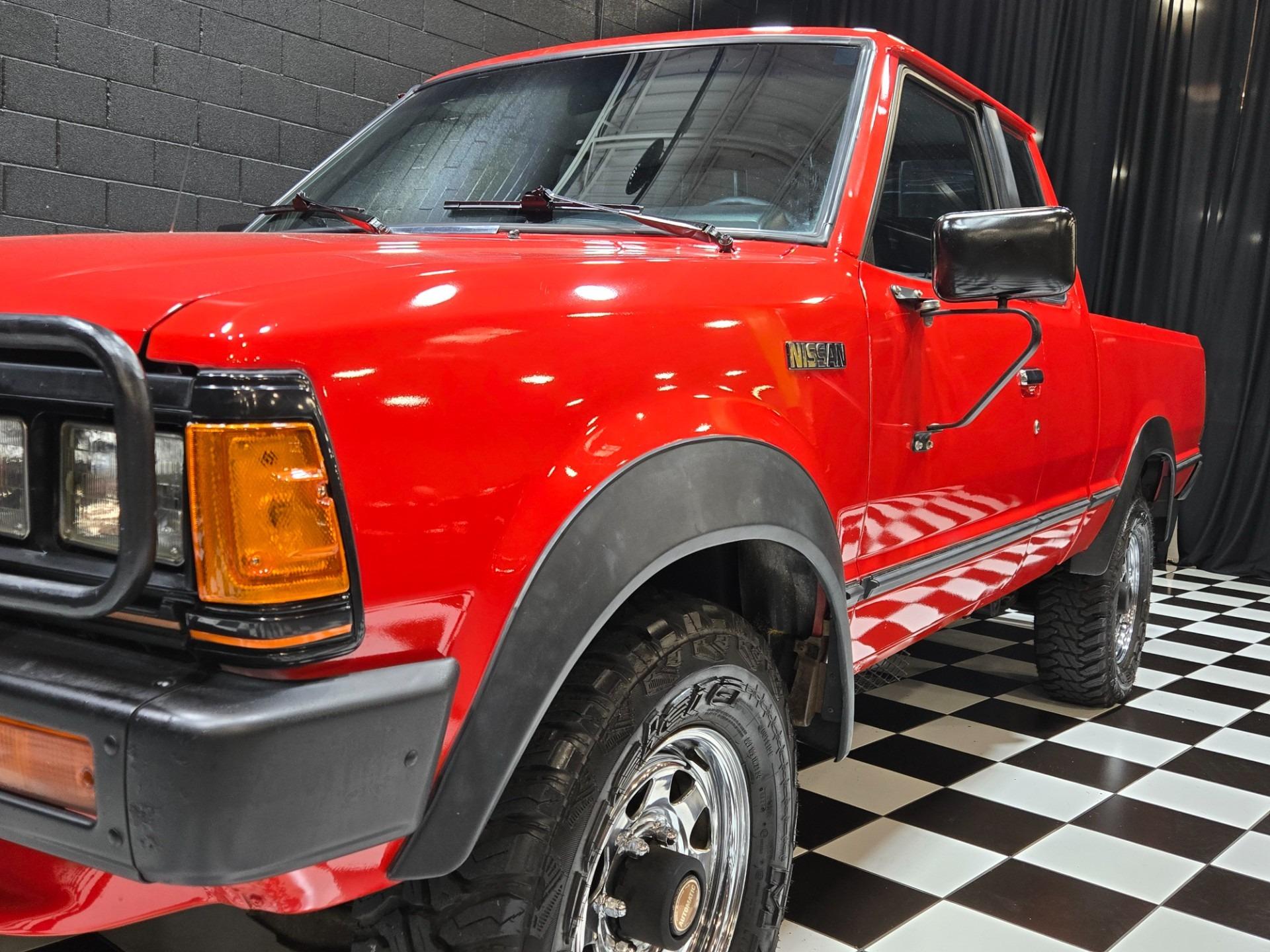 1985 Nissan 720 King Cab Deluxe - 5