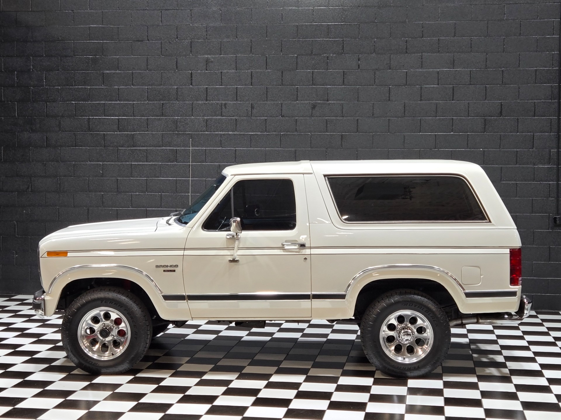1984 Ford Bronco XLT