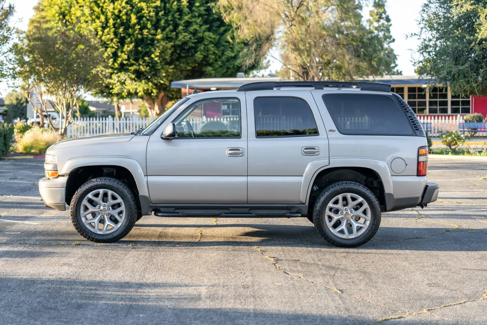 2006 Chevrolet Tahoe LS - 2