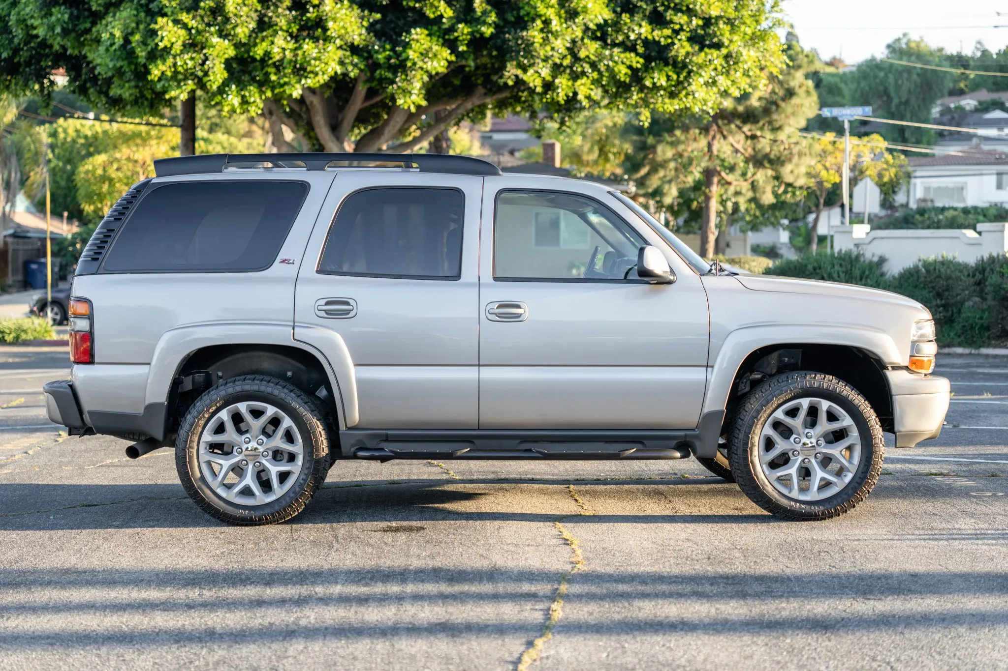 2006 Chevrolet Tahoe LS - 3