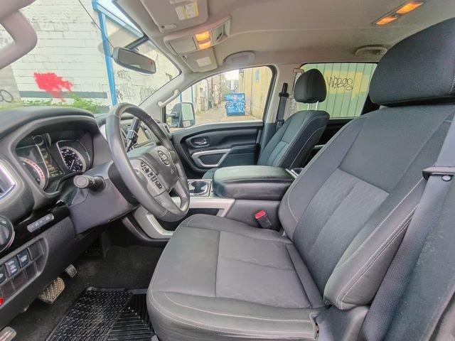 2016 Nissan Titan XD SV Diesel - 4