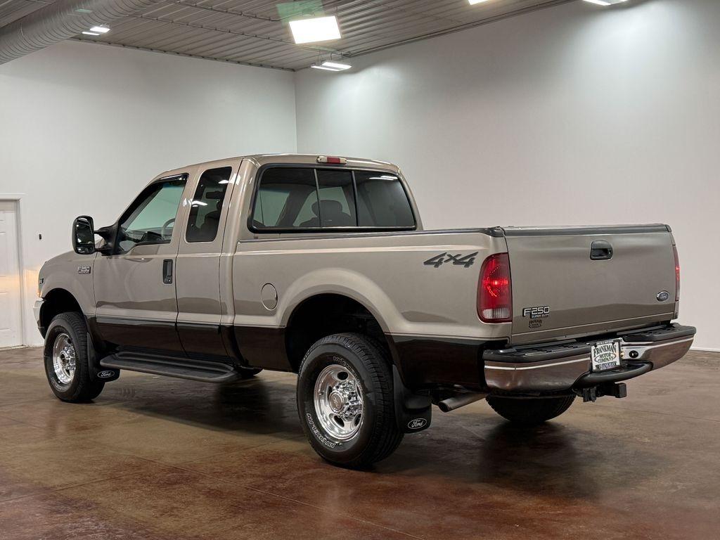 2002 Ford F-250 Super Duty Lariat - 3